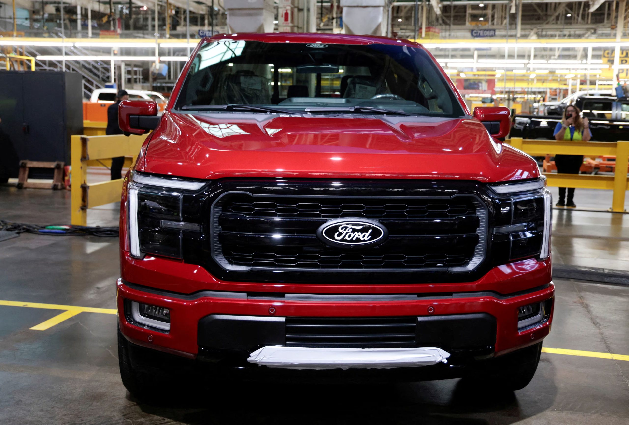 El defecto en la Ford F-150 puede provocar fuga de combustible, pérdida de potencia del motor o el desprendimiento del tanque durante la marcha (REUTERS/Rebecca Cook/File Photo)