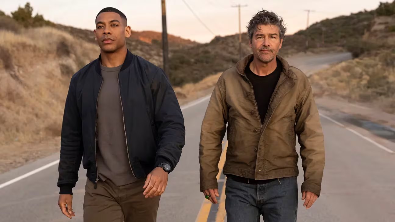 Lanterns presentó una nueva versión de los héroes de DC con Kyle Chandler como Hal Jordan y Aaron Pierre como John Stewart. (HBO)