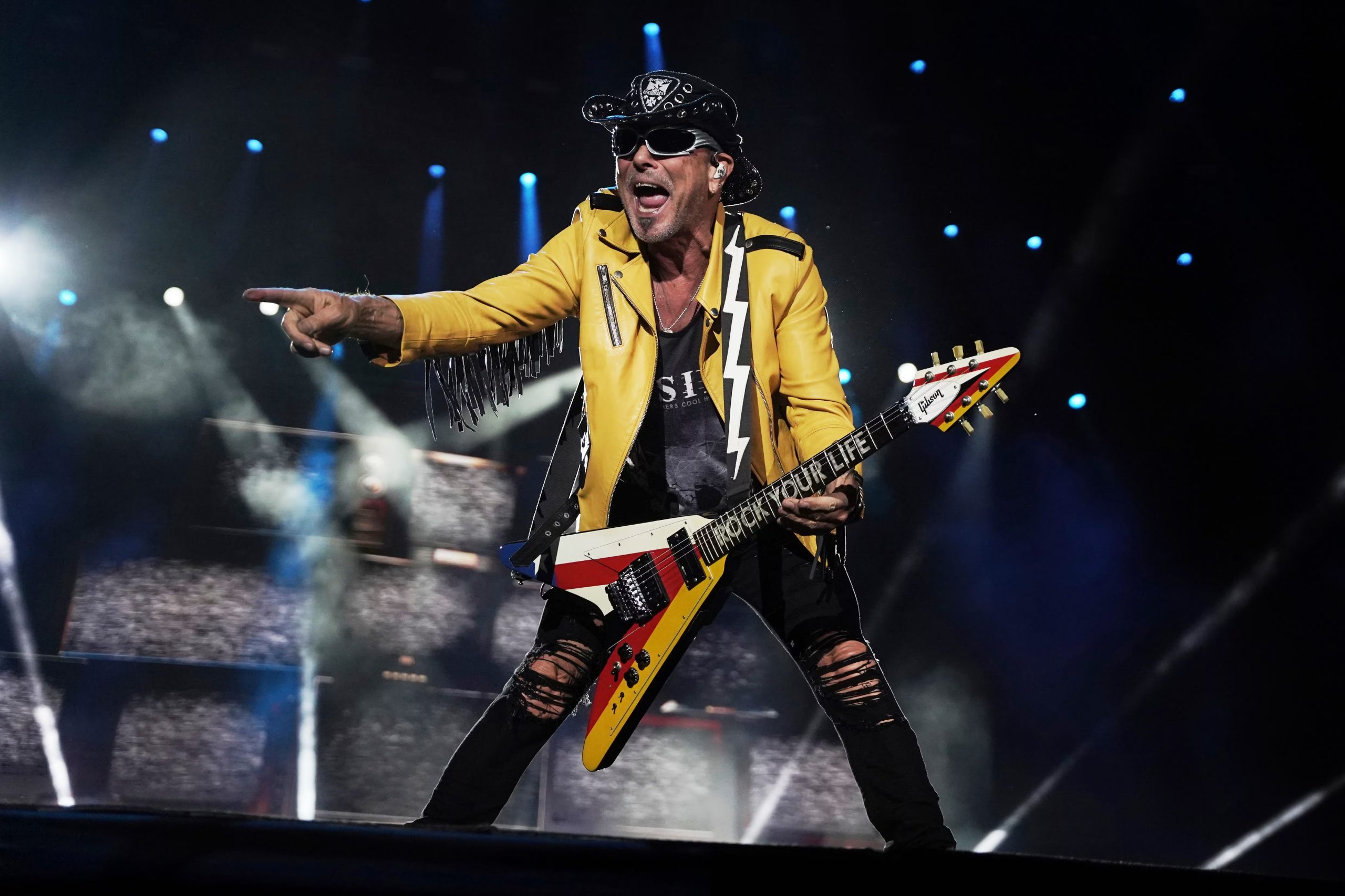 Rudolf Schenker de la banda alemana de rock Scorpions durante su presentación en la 25ª edición del festival de música Vive Latino en la Ciudad de México, el sábado 15 de marzo de 2025. (Foto AP/Aurea Del Rosario)