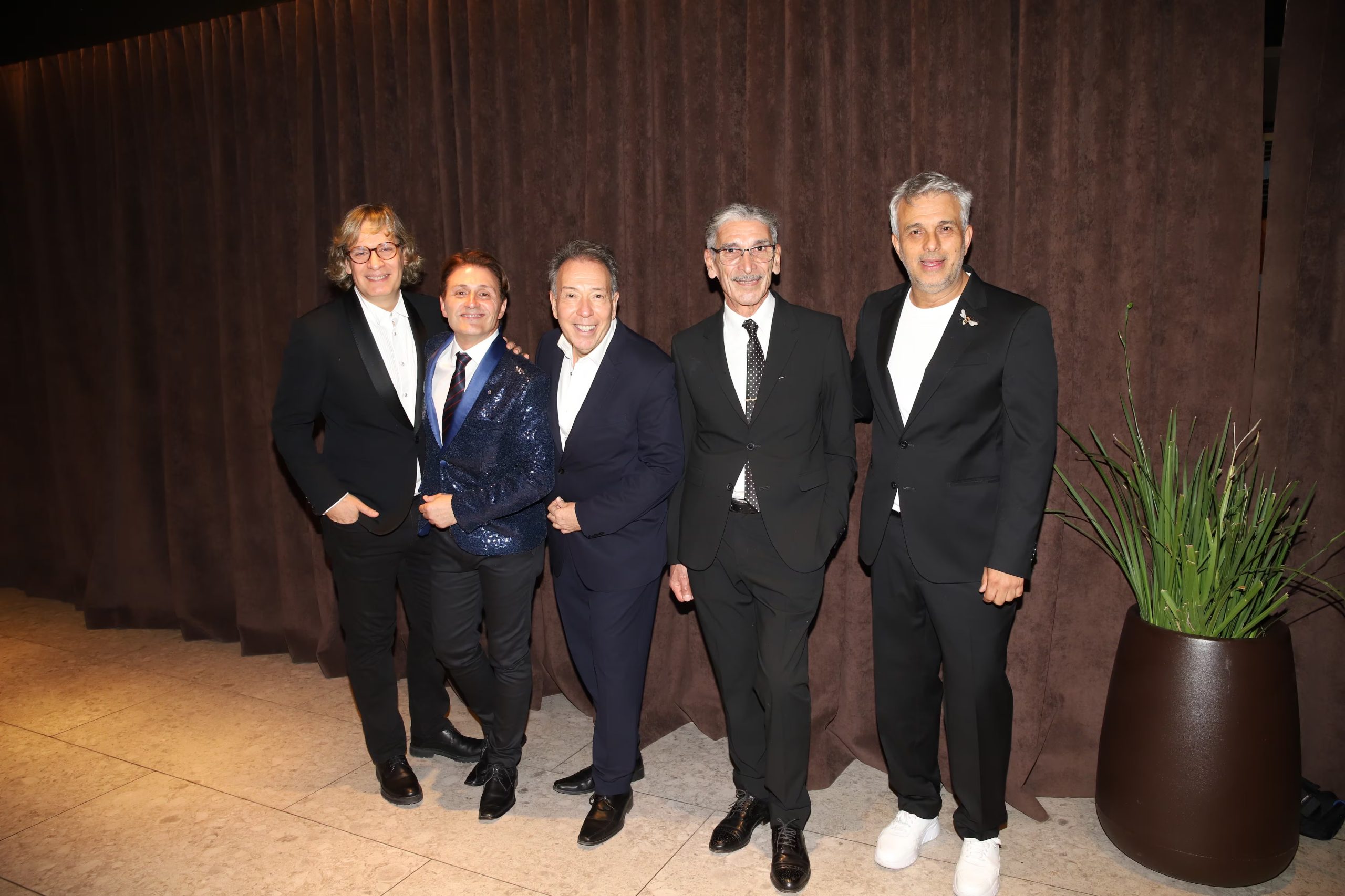 Daniel Rinaldi, Alejandro Veroutis, Mario Vidal y Mario Massaccesi en la celebración (Crédito: RSFOTOS)
