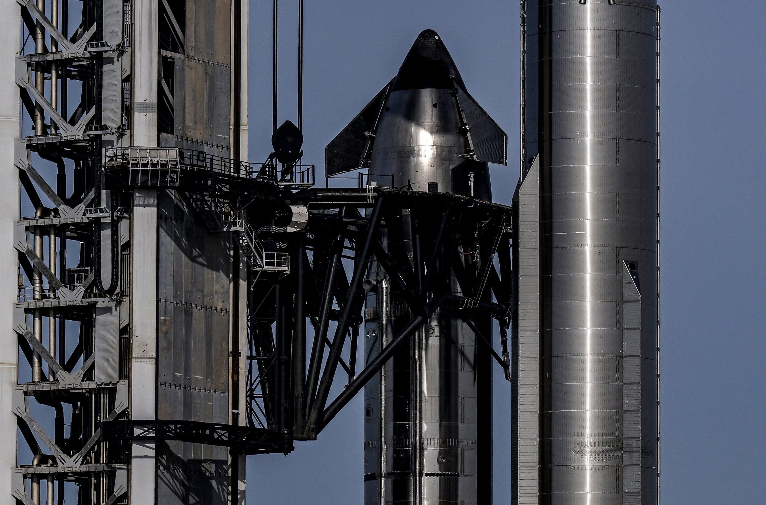 Starship todavía necesita superar pruebas de órbita y reutilización antes de asumir las misiones regulares que SpaceX proyecta allí (REUTERS/Steve Nesius)