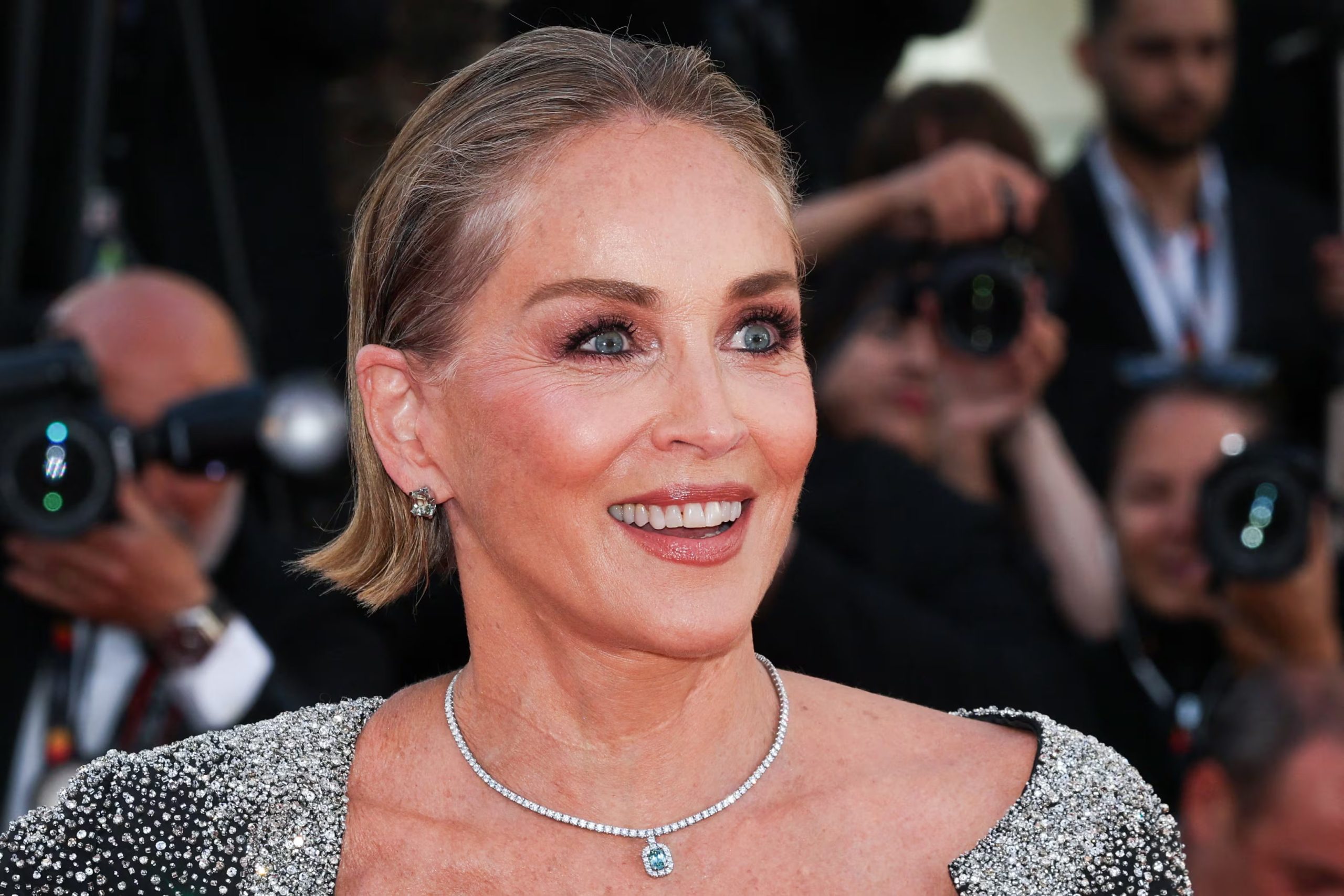 La actriz reclamó contratos más justos para las mujeres en Hollywood y explicó que revisa cada cláusula desde una enseñanza de Carrie Fisher (REUTERS/Manon Cruz)