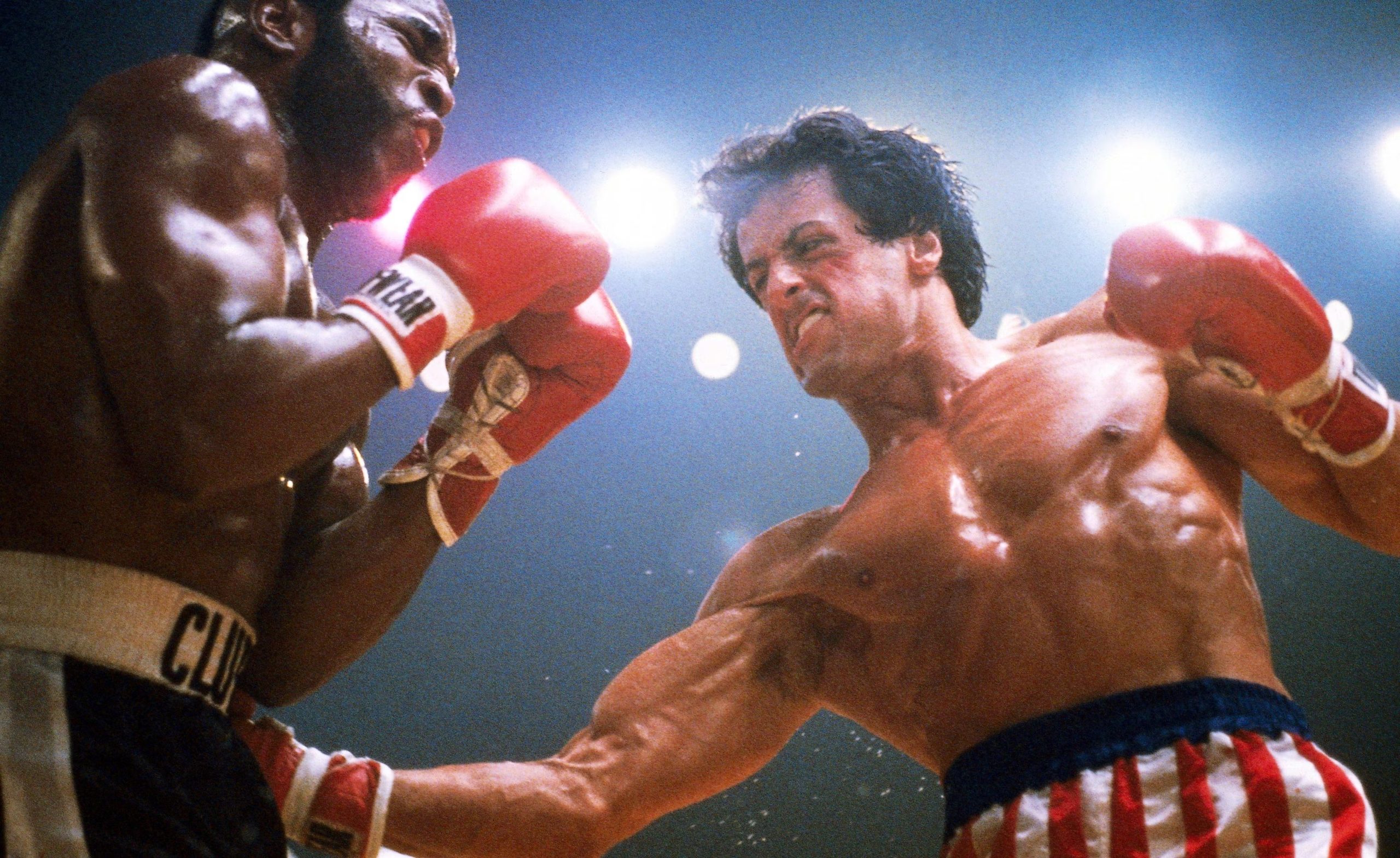 Stallone relacionó su carácter competitivo con la influencia de su padre, quien le negaba aprobación (MGM/IMDb)