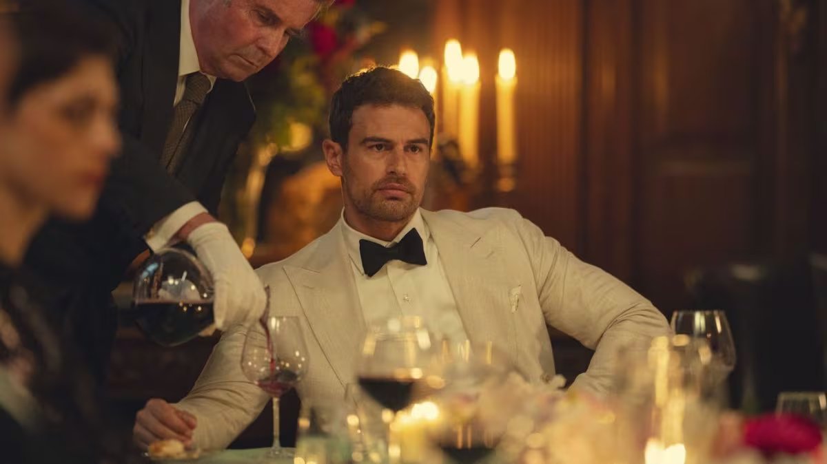 Theo James habló con GQ antes del estreno de la segunda temporada de