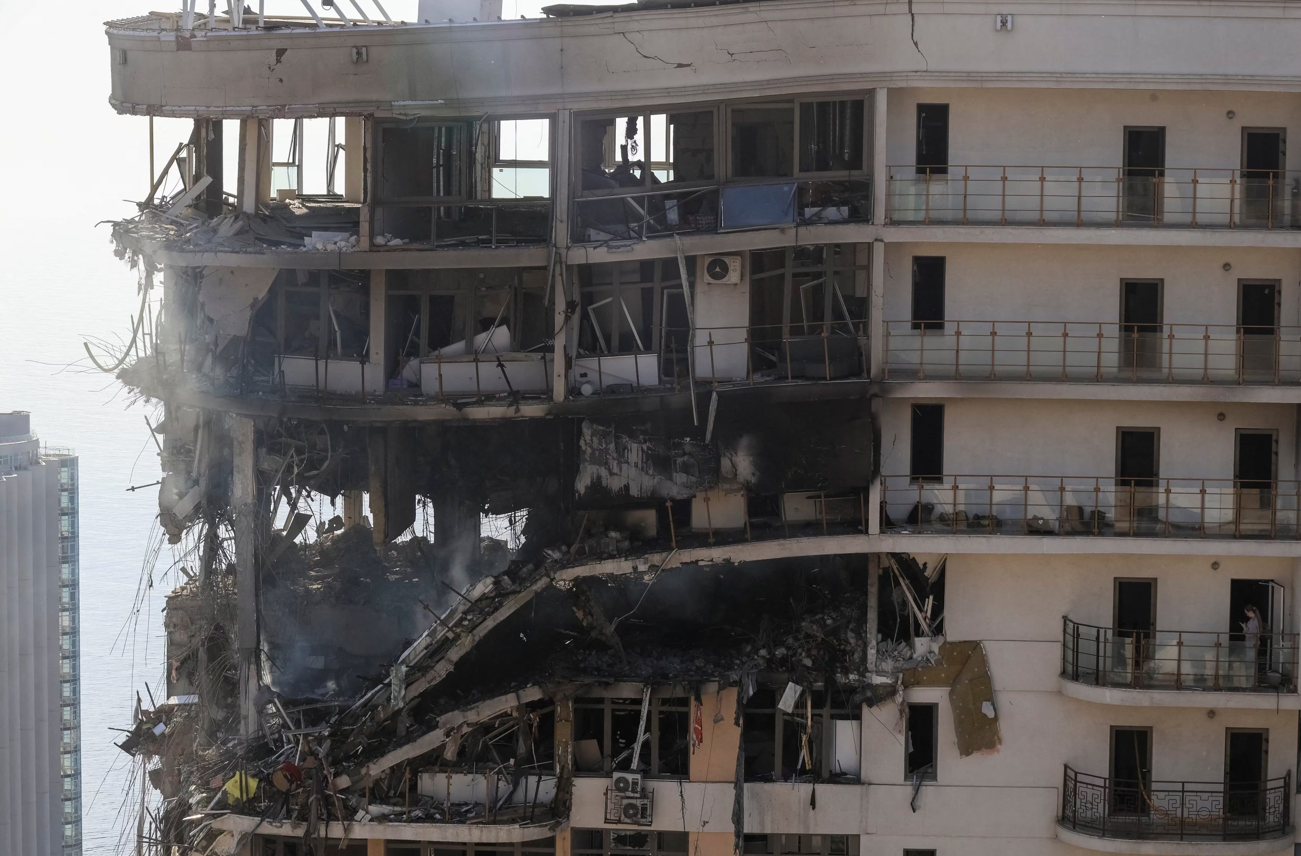 Un edificio de apartamentos dañado durante un ataque con drones rusos, en medio del ataque de Rusia contra Ucrania, en Odesa, Ucrania (REUTERS/Nina Liashonok)