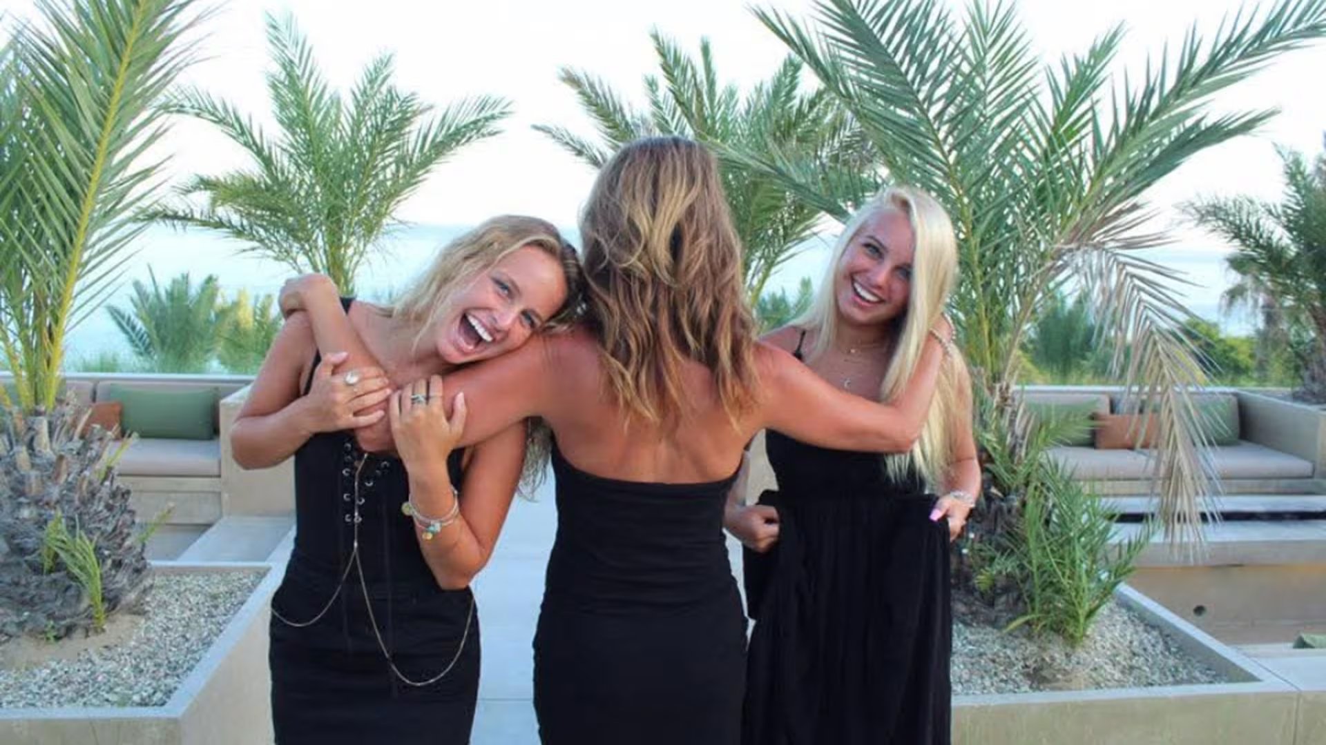 Las hijas de la pareja insisten contra viento y marea en la inocencia de Barry, mientras que la familia Moorman lo cree absolutamente culpable