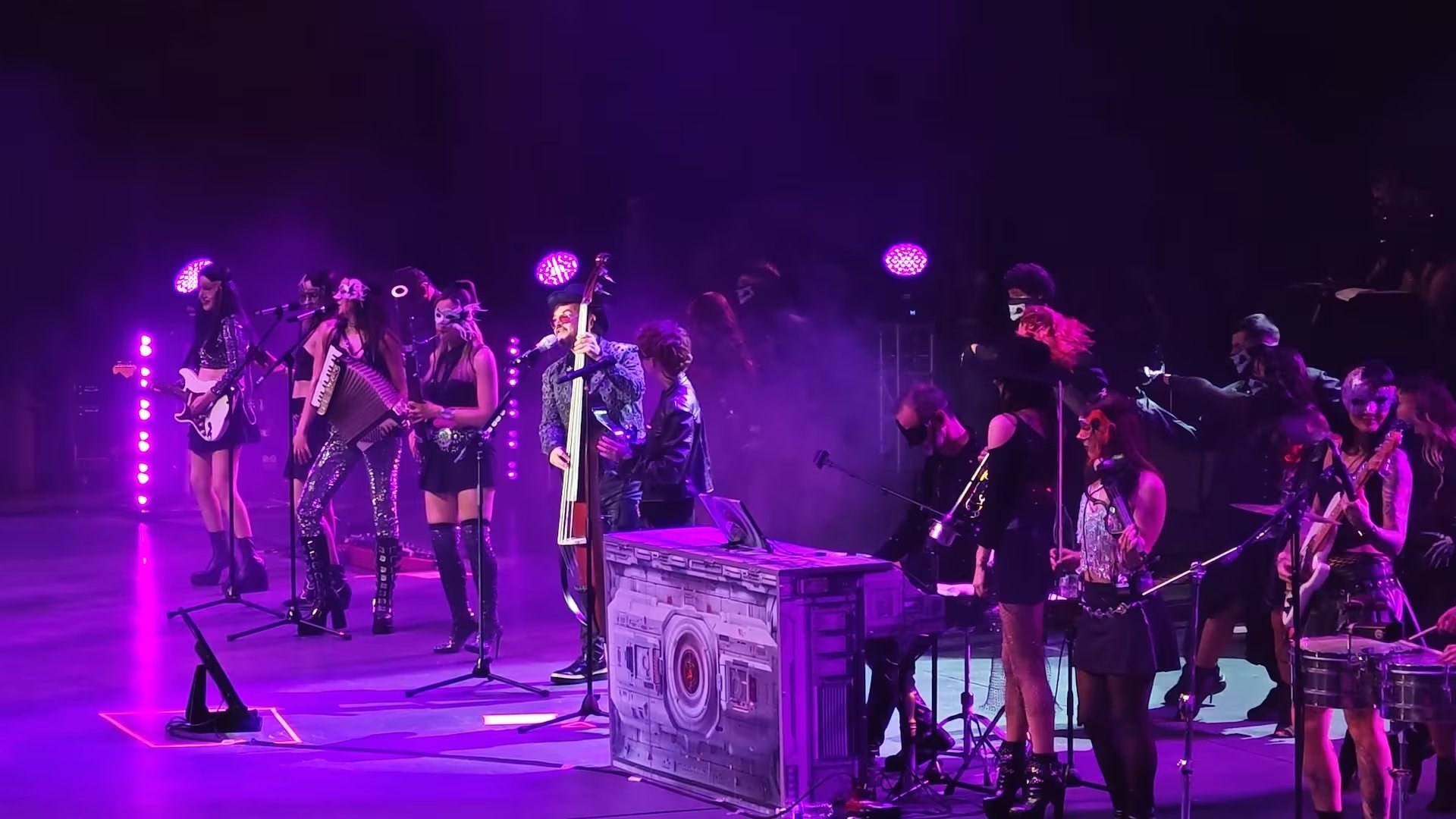 Aleks Syntek celebró 35 años de carrera con un show de tres horas en el Auditorio Nacional. (Soledad Victoria / Infobae México)