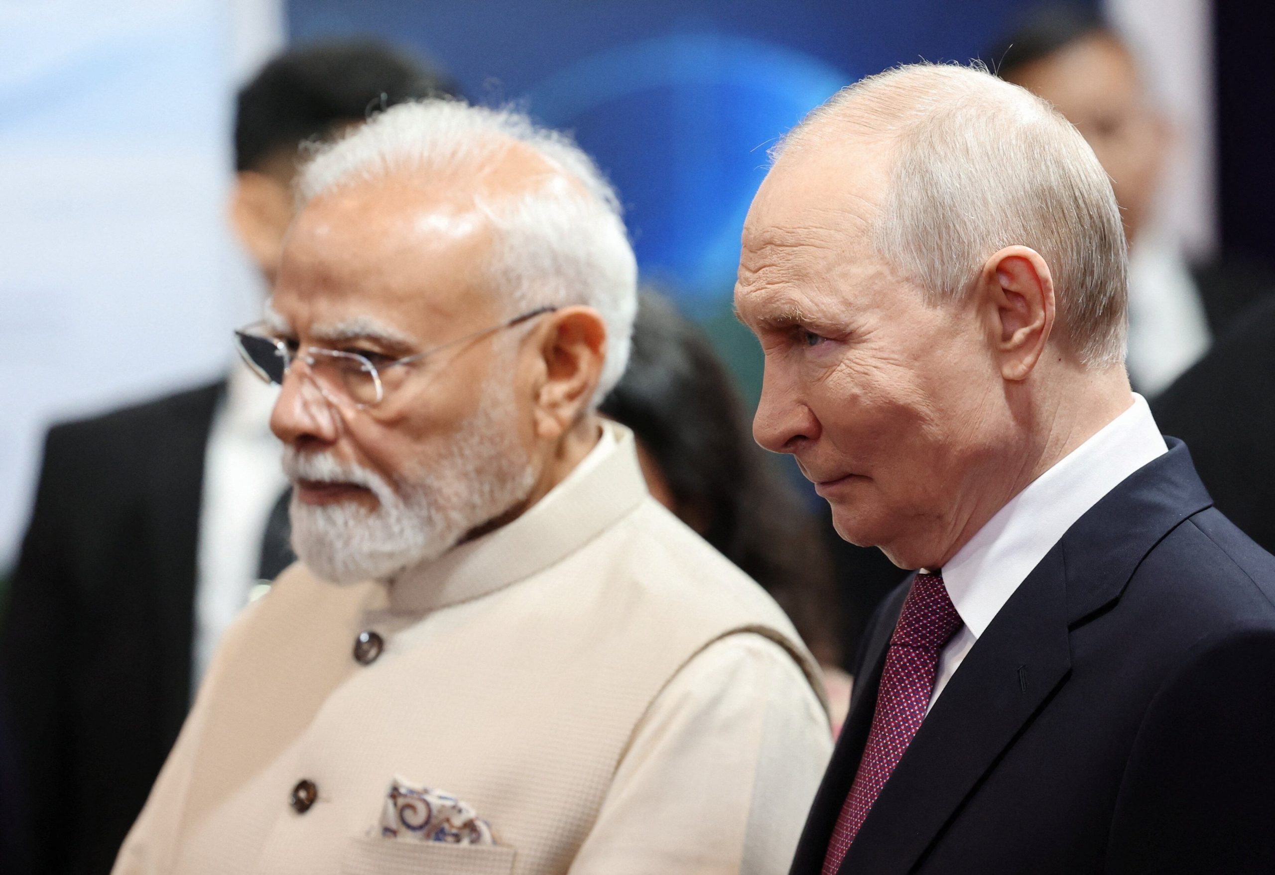 El presidente ruso, Vladímir Putin, y el primer ministro indio, Narendra Modi, asisten a la exposición industrial 