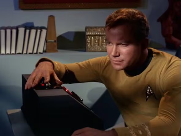 Star Trek se emitió entre 1966 y 1969 y el capitán Kirk, interpretado por William Shatner, definió una figura central de la franquicia