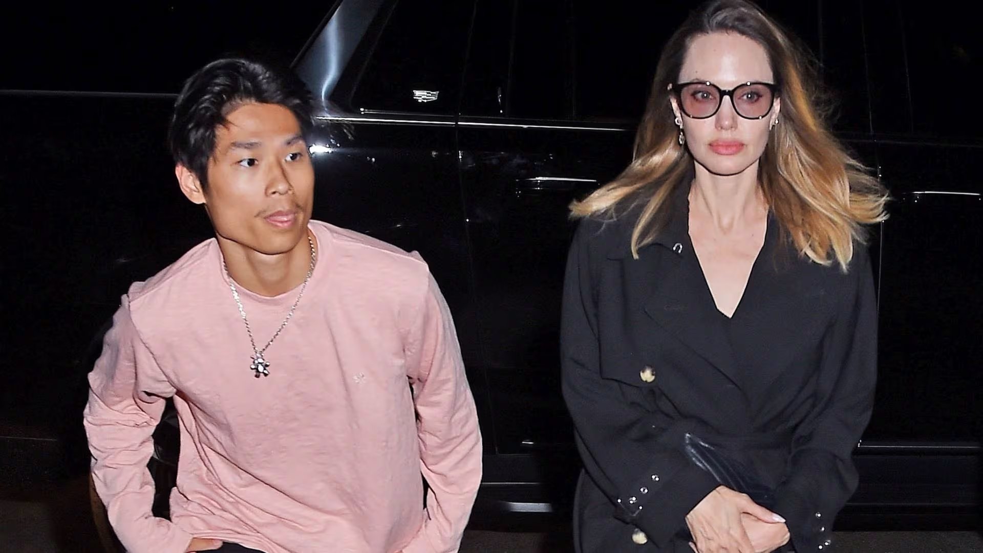 Pax es el único de los seis hijos de Angelina Jolie y Brad Pitt que mantiene públicamente el apellido compuesto Jolie-Pitt (Photo © 2023 Backgrid/The Grosby Group)