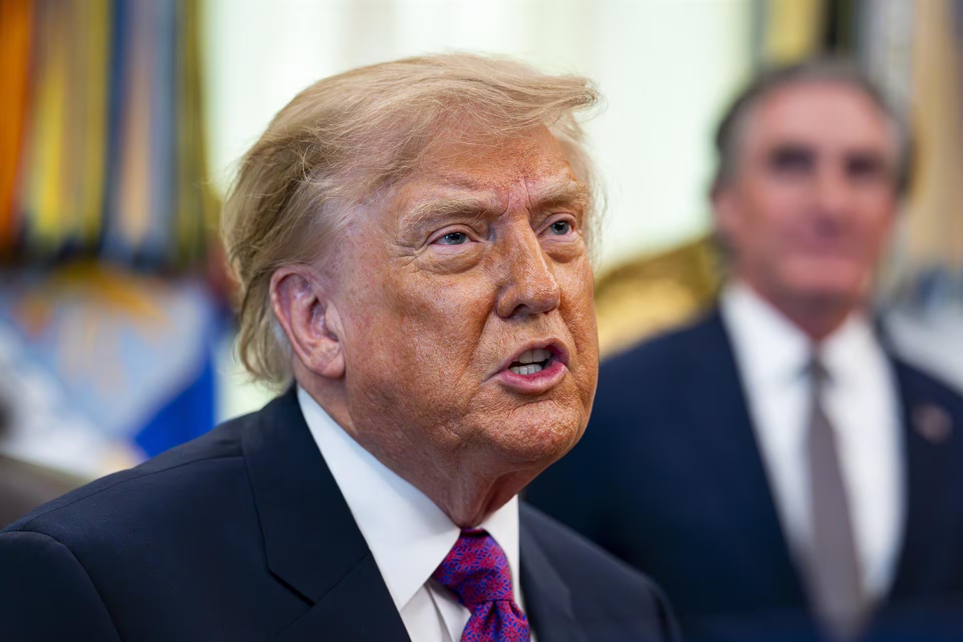Según Brooks, hay una convicción muy difundida de que después de las elecciones del martes 4 de noviembre Trump ordenará reinicar los bombardeos a Irán