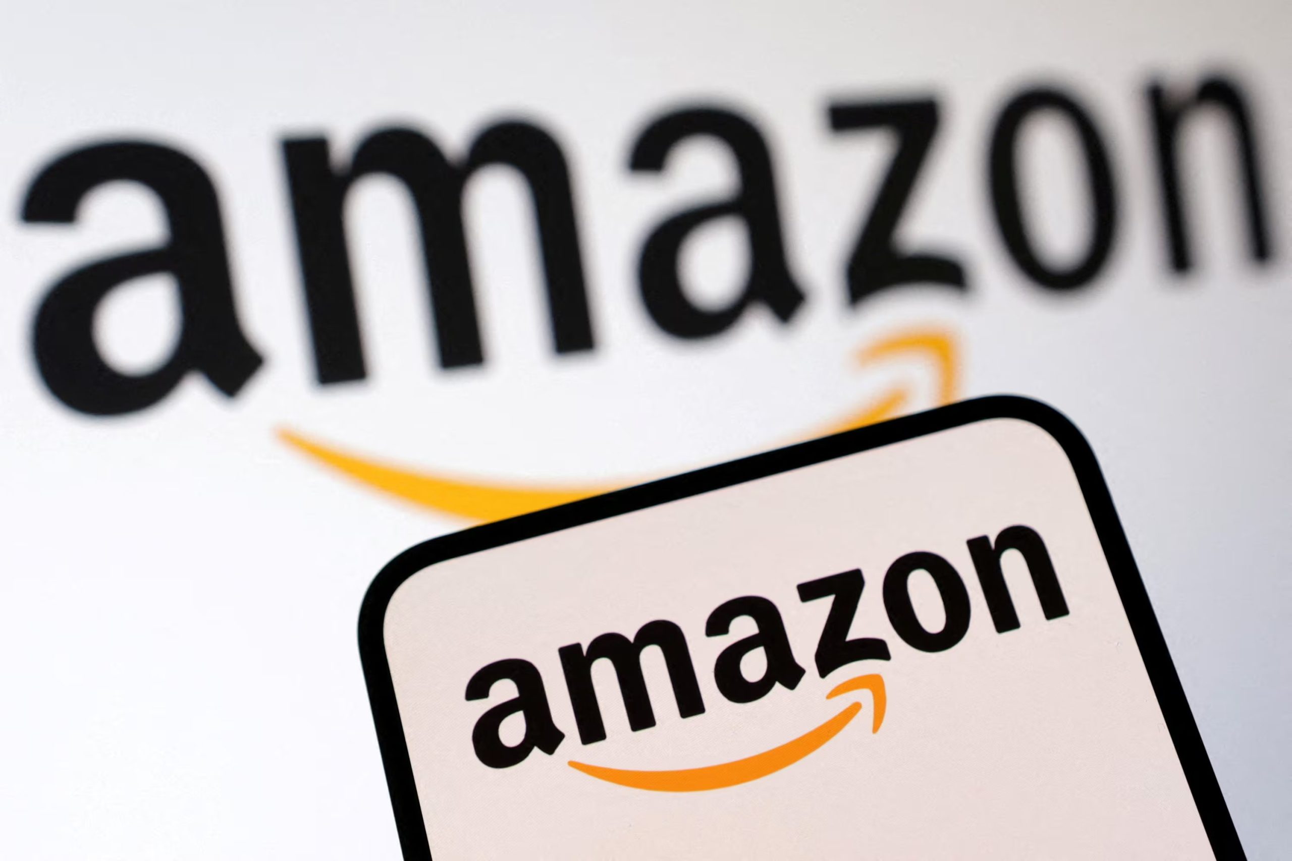 La propuesta otorga a los inversores externos una participación de hasta el 10 % en la sociedad mientras Amazon mantiene el uso del hardware. (REUTERS/Dado Ruvic/Illustration)