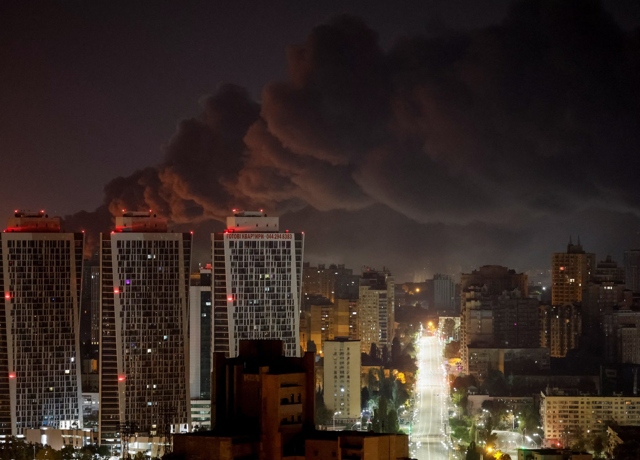 Las autoridades de Kiev rechazaron una evacuación total de la ciudad para evitar la entrega del territorio a Rusia. (REUTERS/Gleb Garanich)
