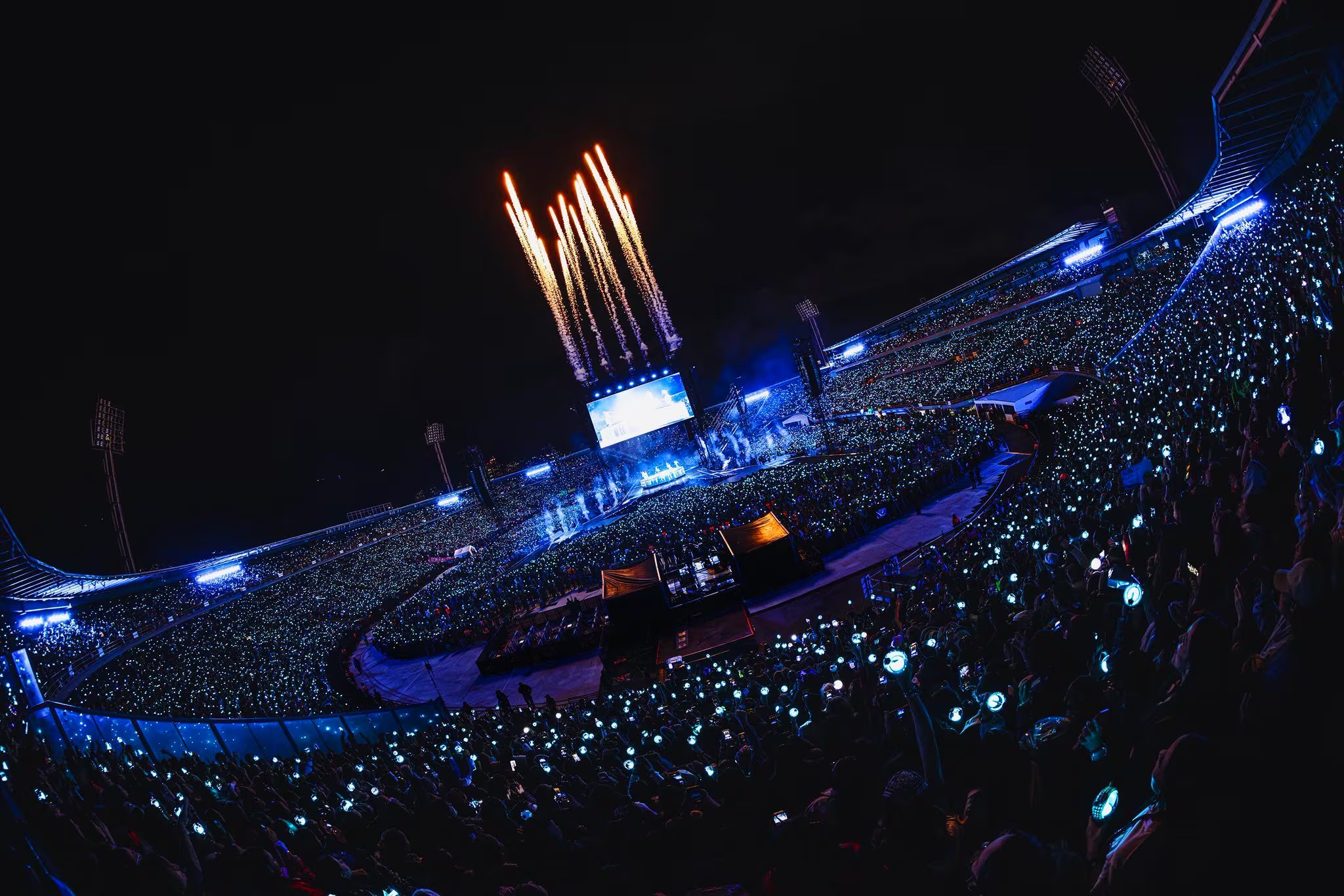 BTS alcanzó la mayor asistencia por fecha en la historia de conciertos de El Campín - crédito @BTSDailyChile/X