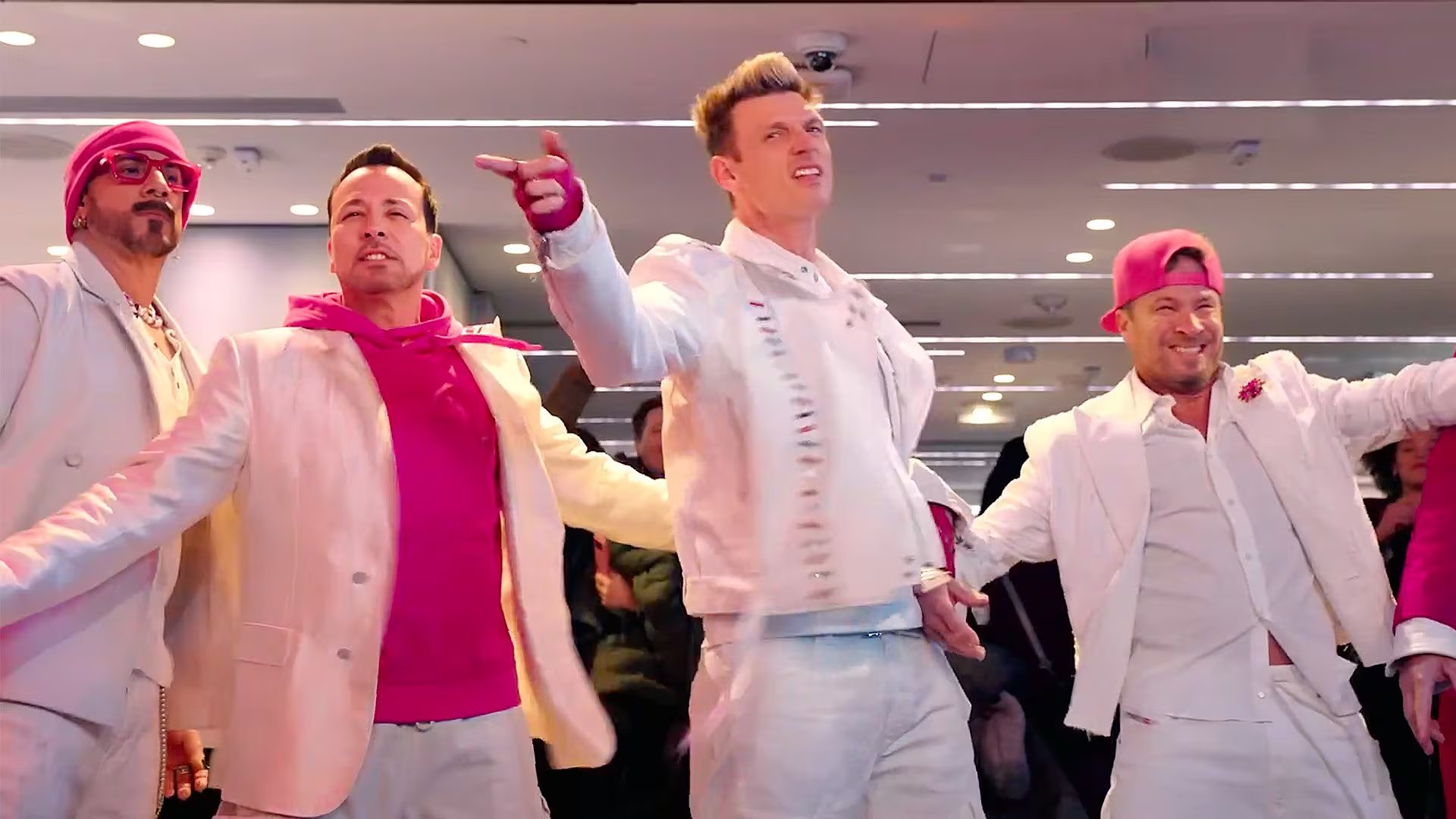 Los Backstreet Boys fueron parte del Super Bowl 2026, pero con un anuncio para T-Mobile. (Captura de video)