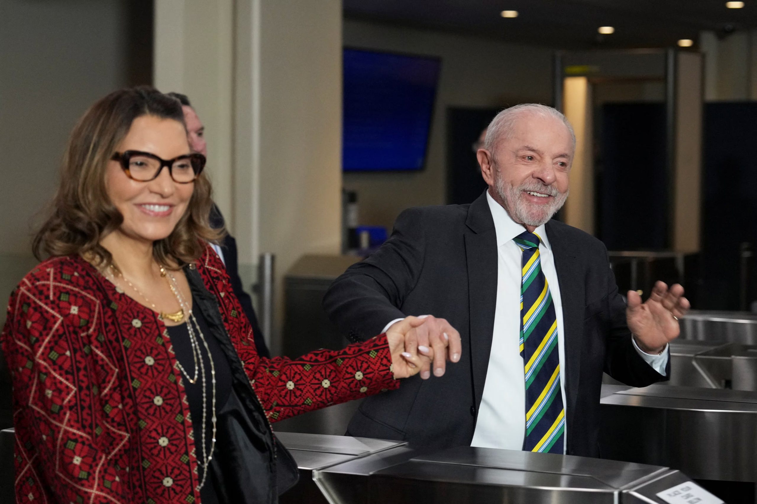 El presidente de Brasil, Luiz Inácio Lula da Silva, y la primera dama, Janja Silva (REUTERS)