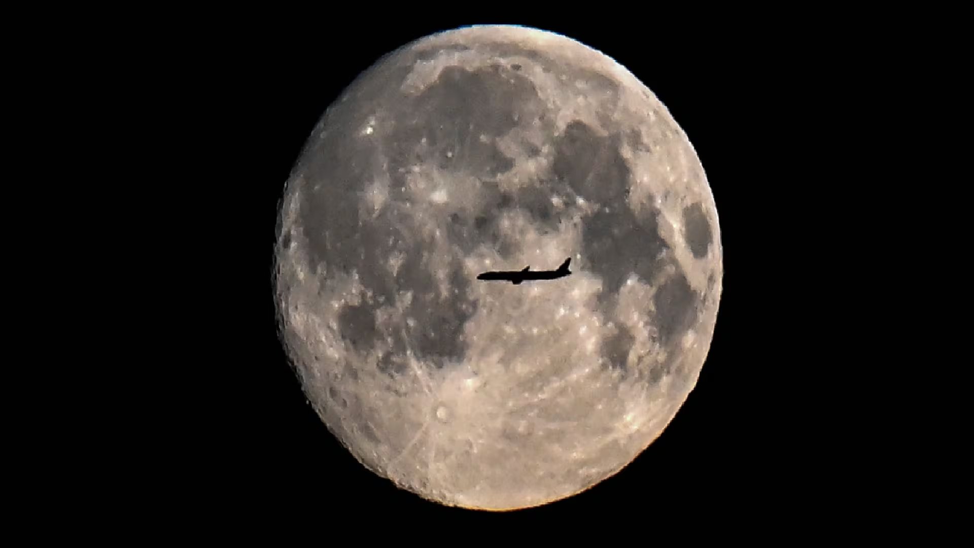 El Congreso de EEUU está considerando un proyecto de ley para desarrollar un sistema de cronometraje lunar que apoye futuras misiones espaciales y la presencia en la Luna. (AP/Ahn Young-joon)