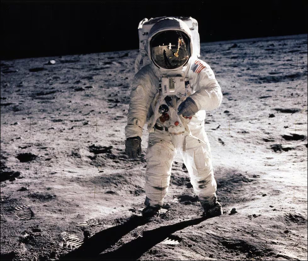 El desarrollo de un sistema horario para la Luna abriría la puerta a la creación de normas comerciales e infraestructura para una presencia humana permanente en el espacio. (NASA)