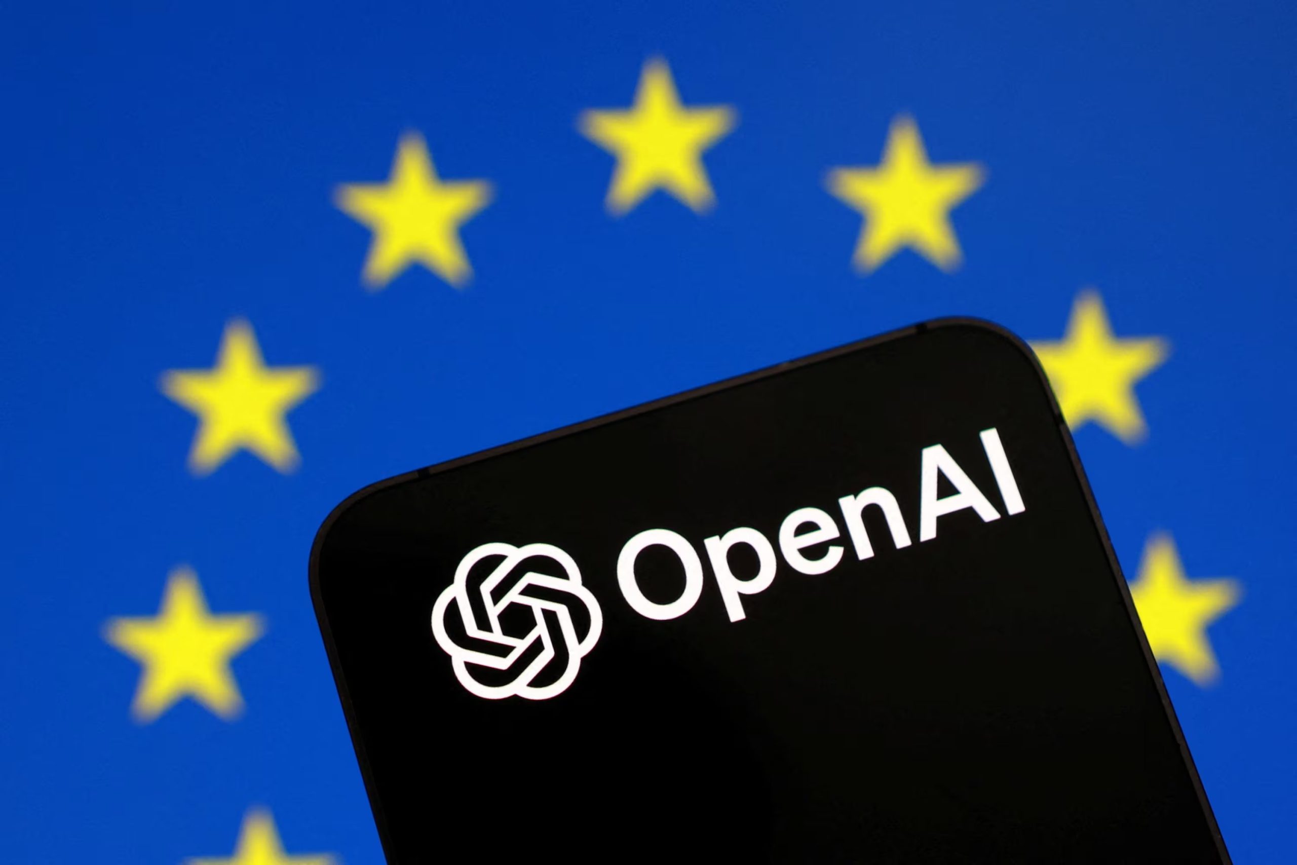 La Comisión Europea exigirá a OpenAI la publicación de un registro público de anuncios tras clasificar a ChatGPT como motor de búsqueda. (REUTERS/Dado Ruvic/Illustration)