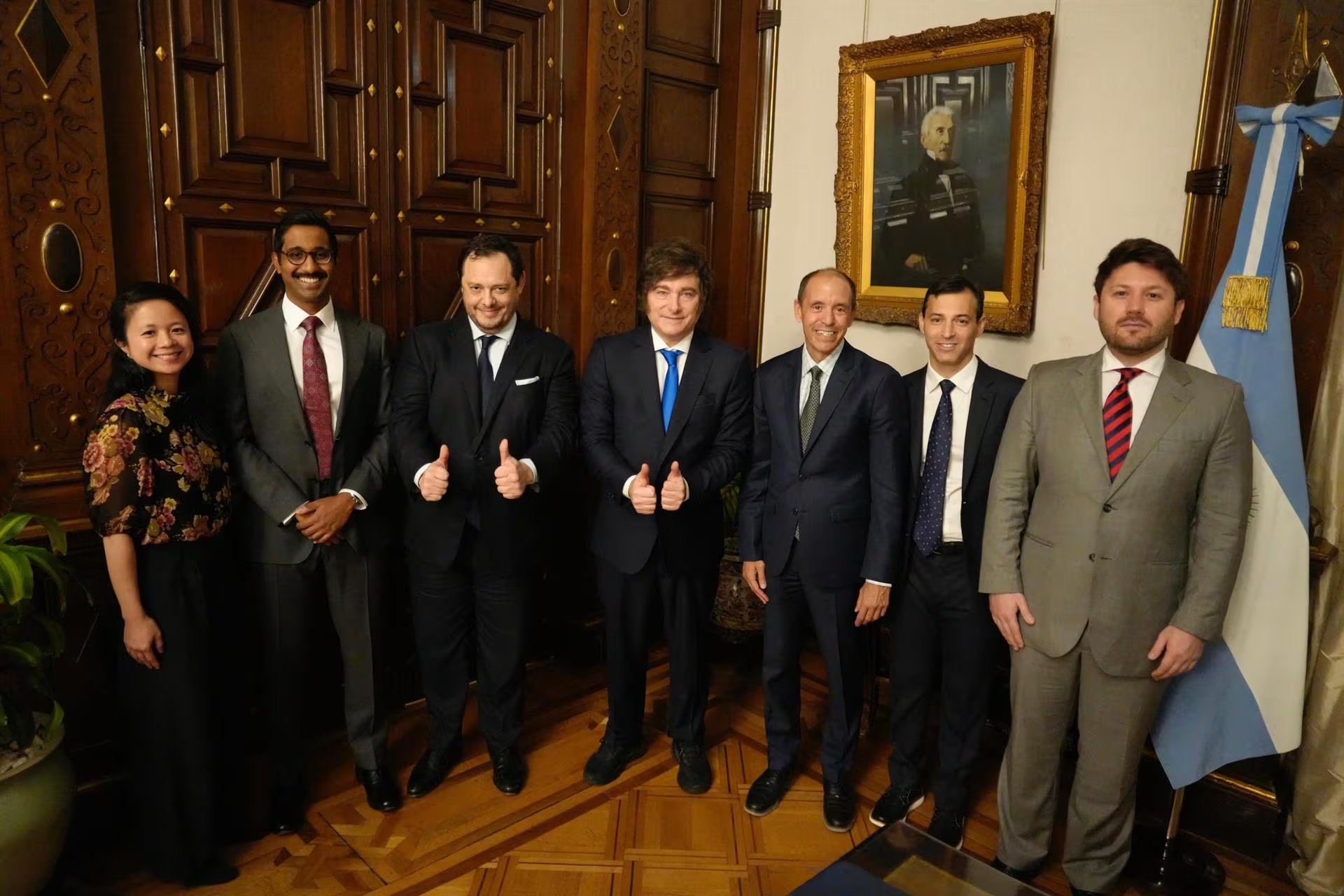 Milei y los ejecutivos de OpenAI, cuando se firmó la carta de intención para el proyecto patagónico, el año pasado