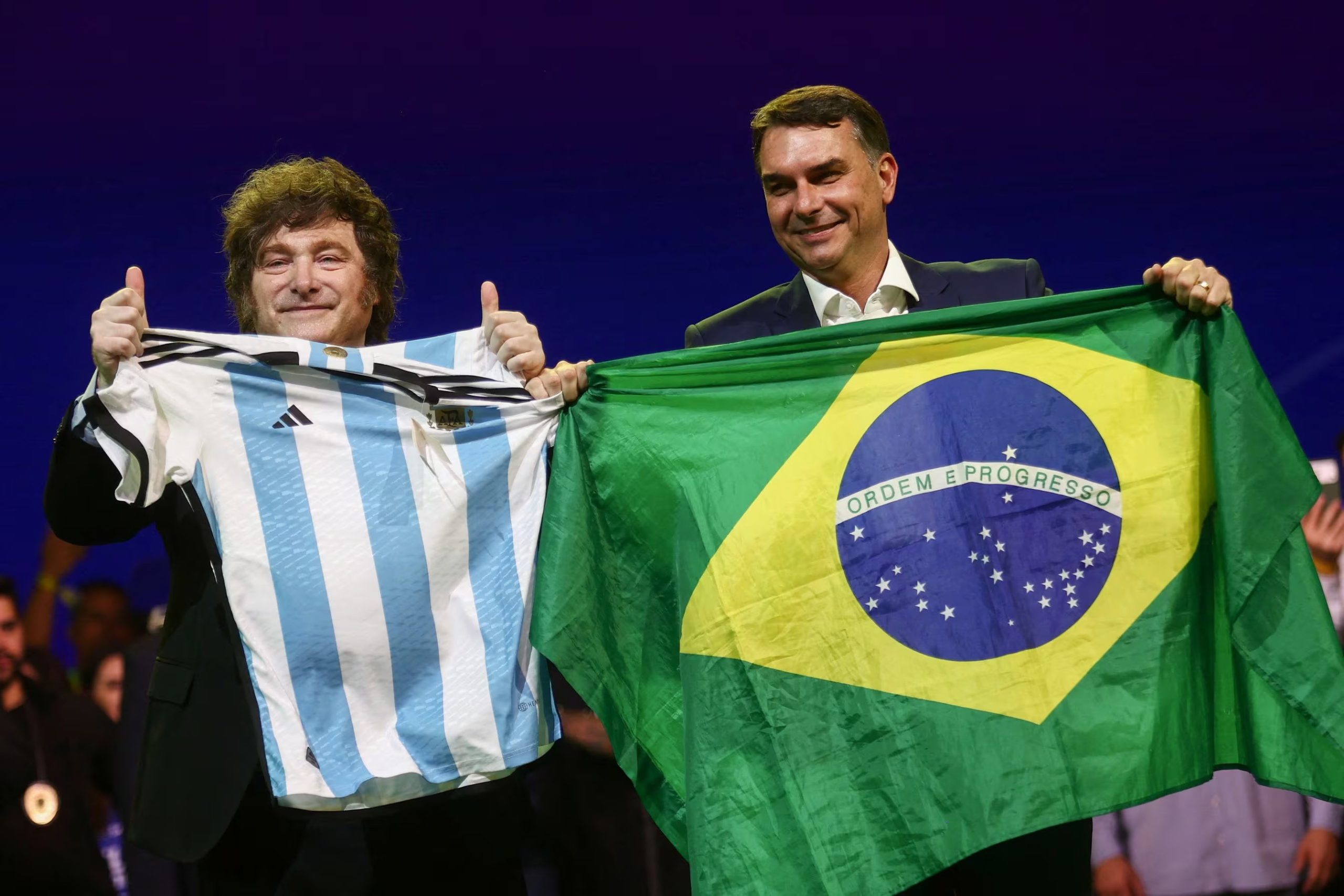 Para los especialistas, si gana Flavio Bolsonaro la relación comercial no se modificará solo habrá más acuerdo por ser el candidato de Javier Milei. (Foto: Reuteres/Jean Carniel).