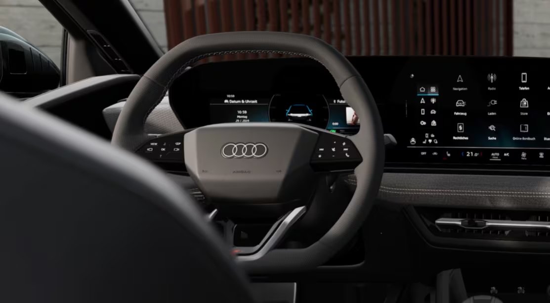 El Audi A6 e-tron proyecta indicaciones de navegación y alertas directamente sobre el parabrisas. (Audi)