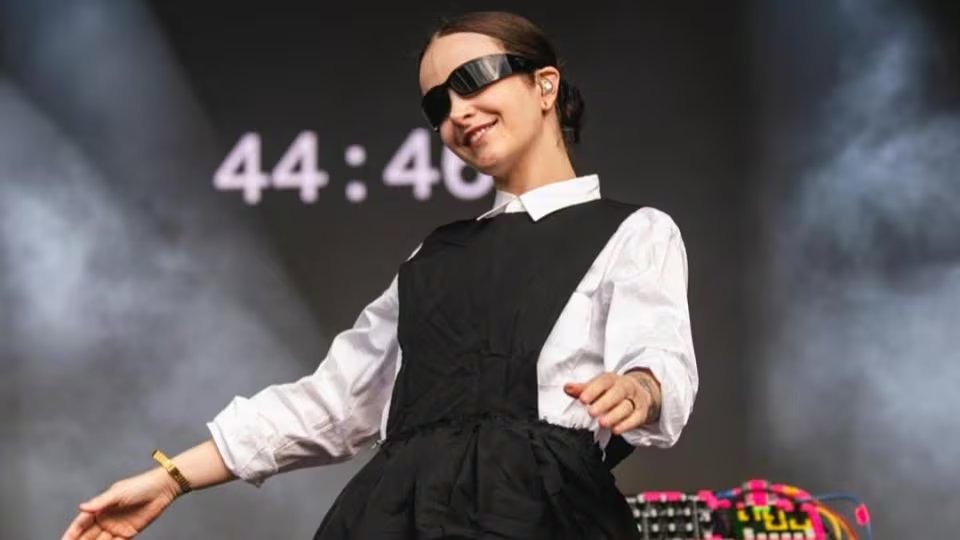 Ela Minus regresa al festival Corona Capital tras cinco años de su primera presentación. (@elaminus/Instagram)