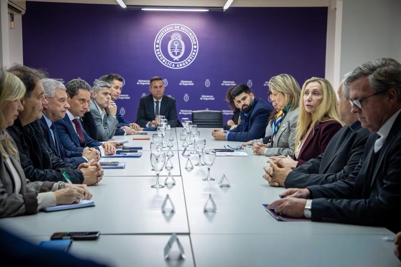 La reunión de coordinación entre autoridades nacionales, provinciales y la Iglesia por la visita del papa León XIV