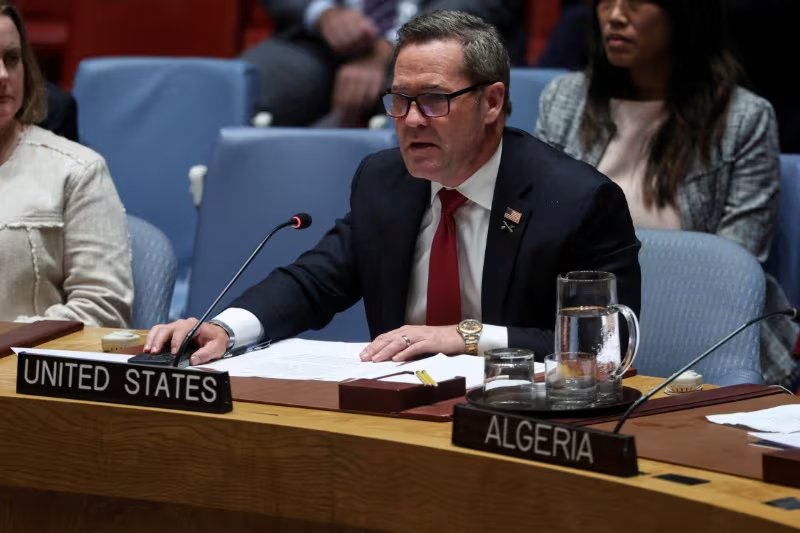 FOTO DE ARCHIVO: El embajador de Estados Unidos ante las Naciones Unidas, Mike Waltz, habla durante una reunión en la sede de la ONU en la ciudad de Nueva York, EE. UU., el 23 de septiembre de 2025. REUTERS/Shannon Stapleton/Foto de archivo
