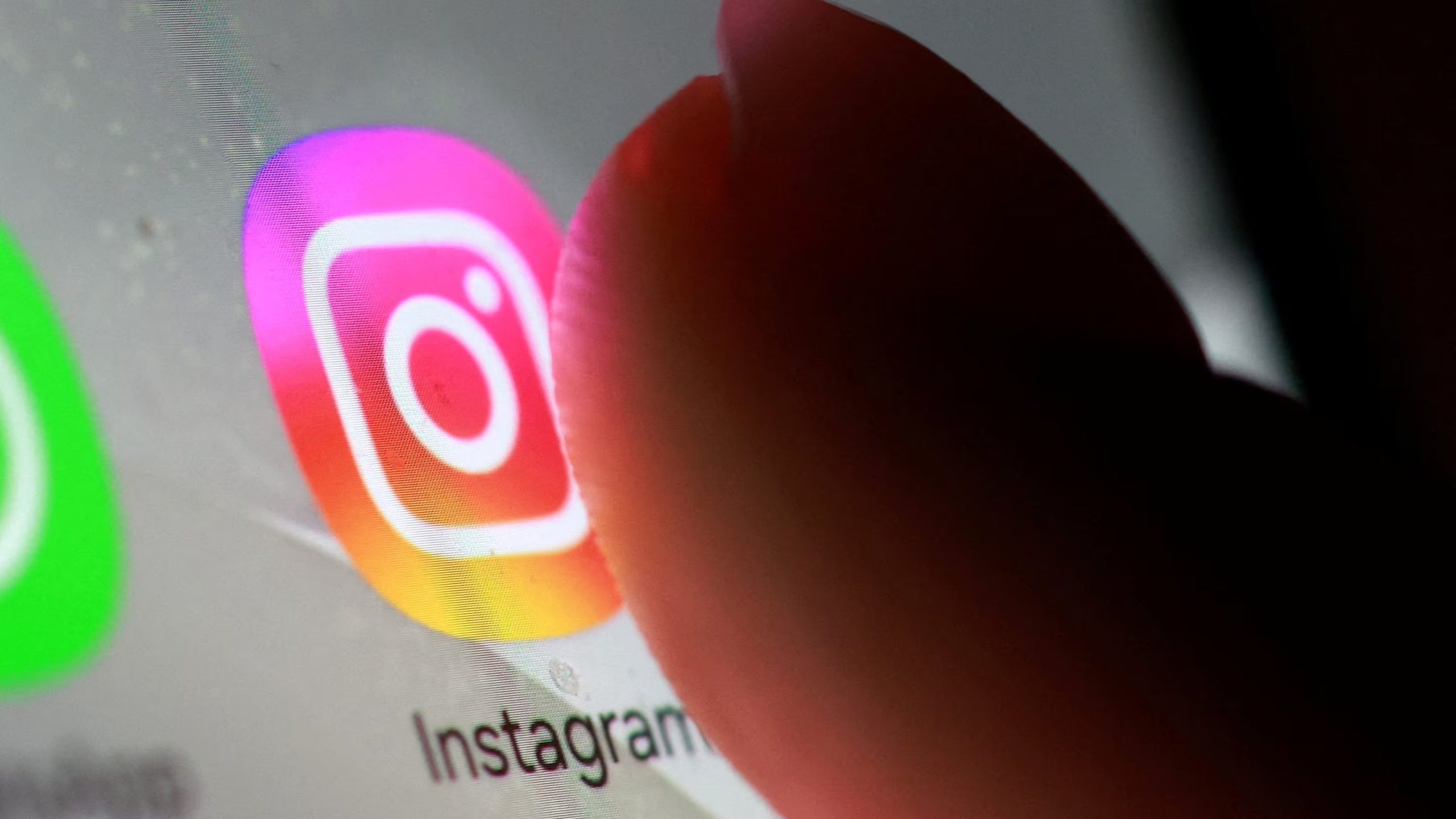 El jefe de Instagram reconoció que a muchas personas no le gusta la IA. REUTERS/Dado Ruvic/Illustration/File Photo