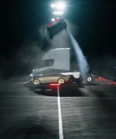 Tesla demostró que su nuevo auto eléctrico puede esquivar varios autos 