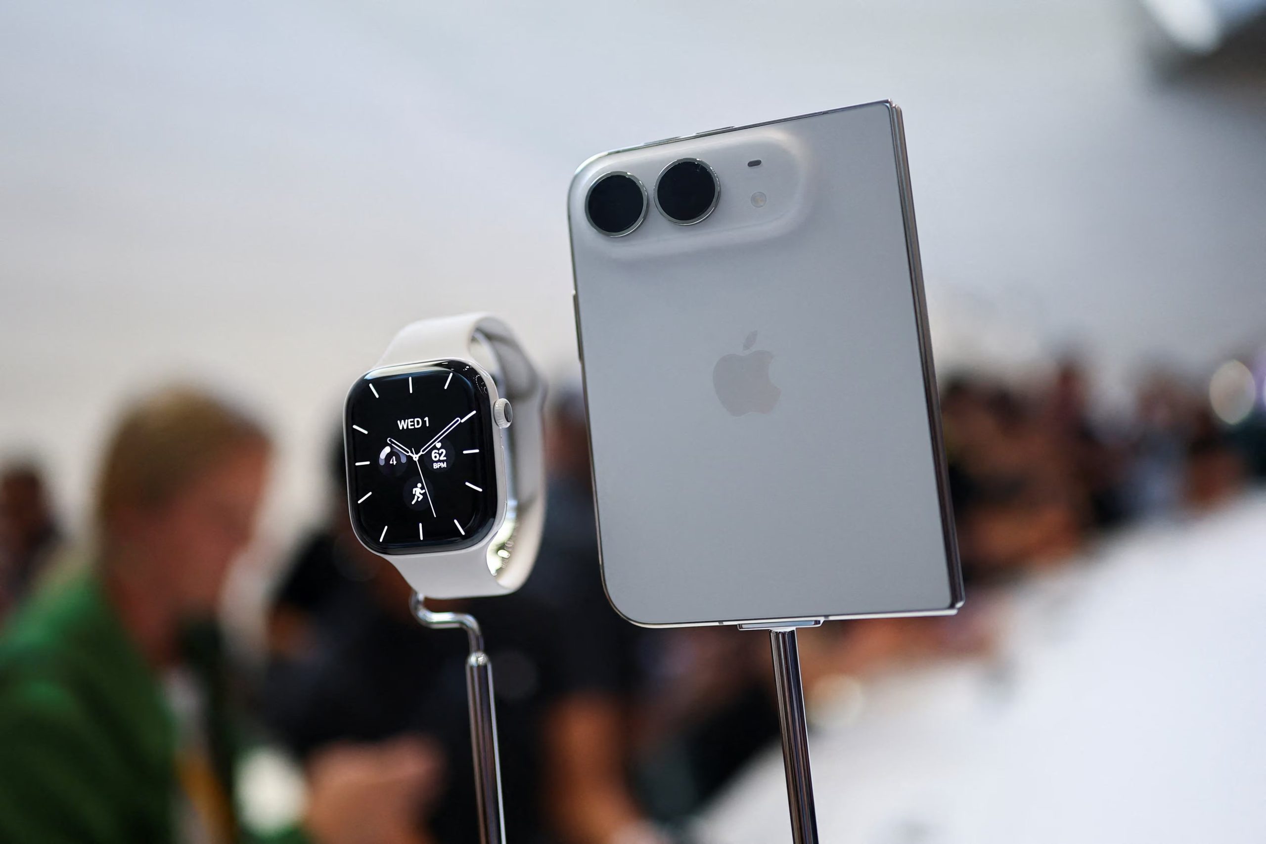 Las protecciones técnicas de Apple no sustituyen los requisitos legales de consentimiento para grabar conversaciones. (Reuters)
