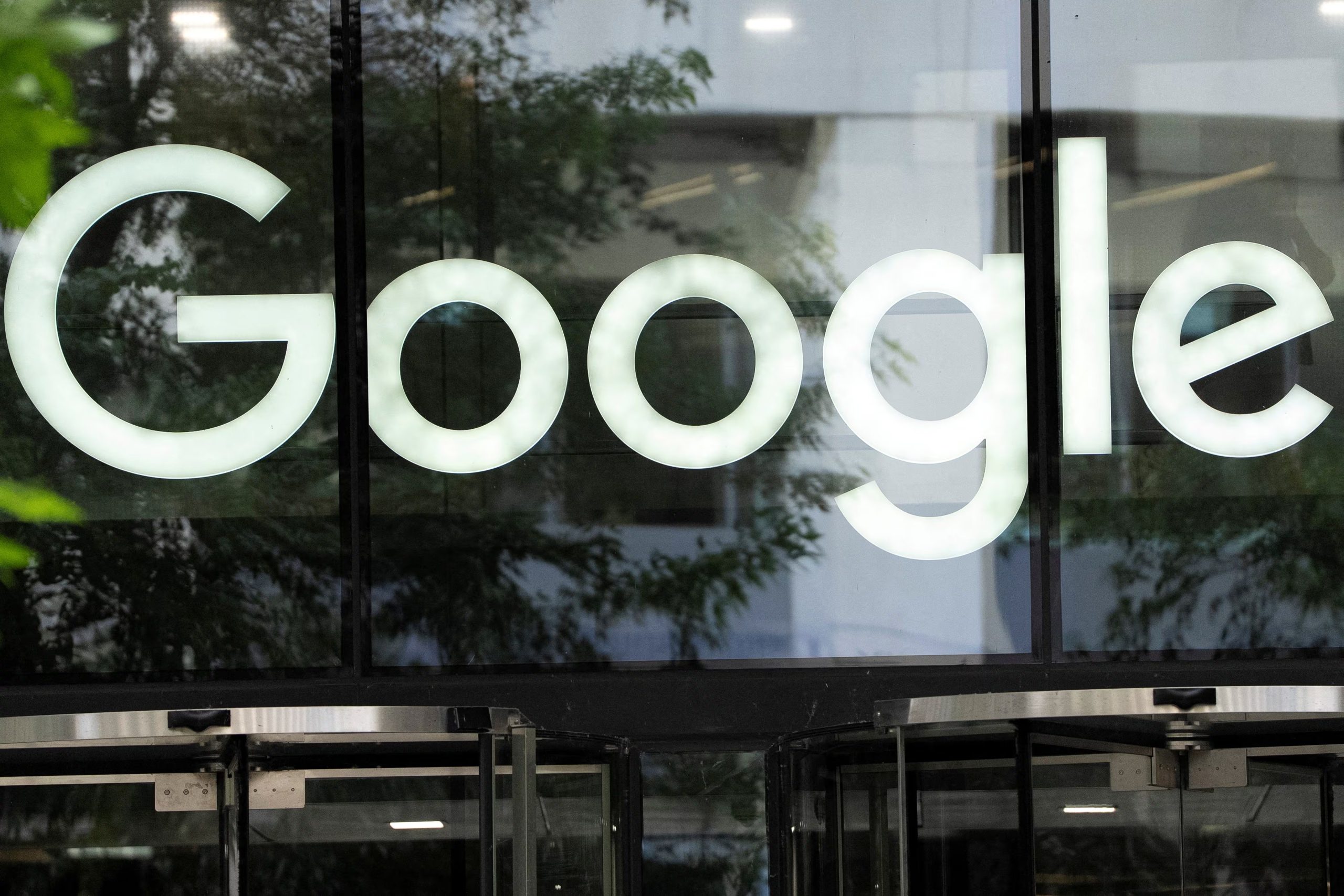 La IA ha aumentado el consumo eléctrico, por lo que empresas como Google buscan alternativas para garantizar este importante suministro. REUTERS/Carlos Jasso/File Photo
