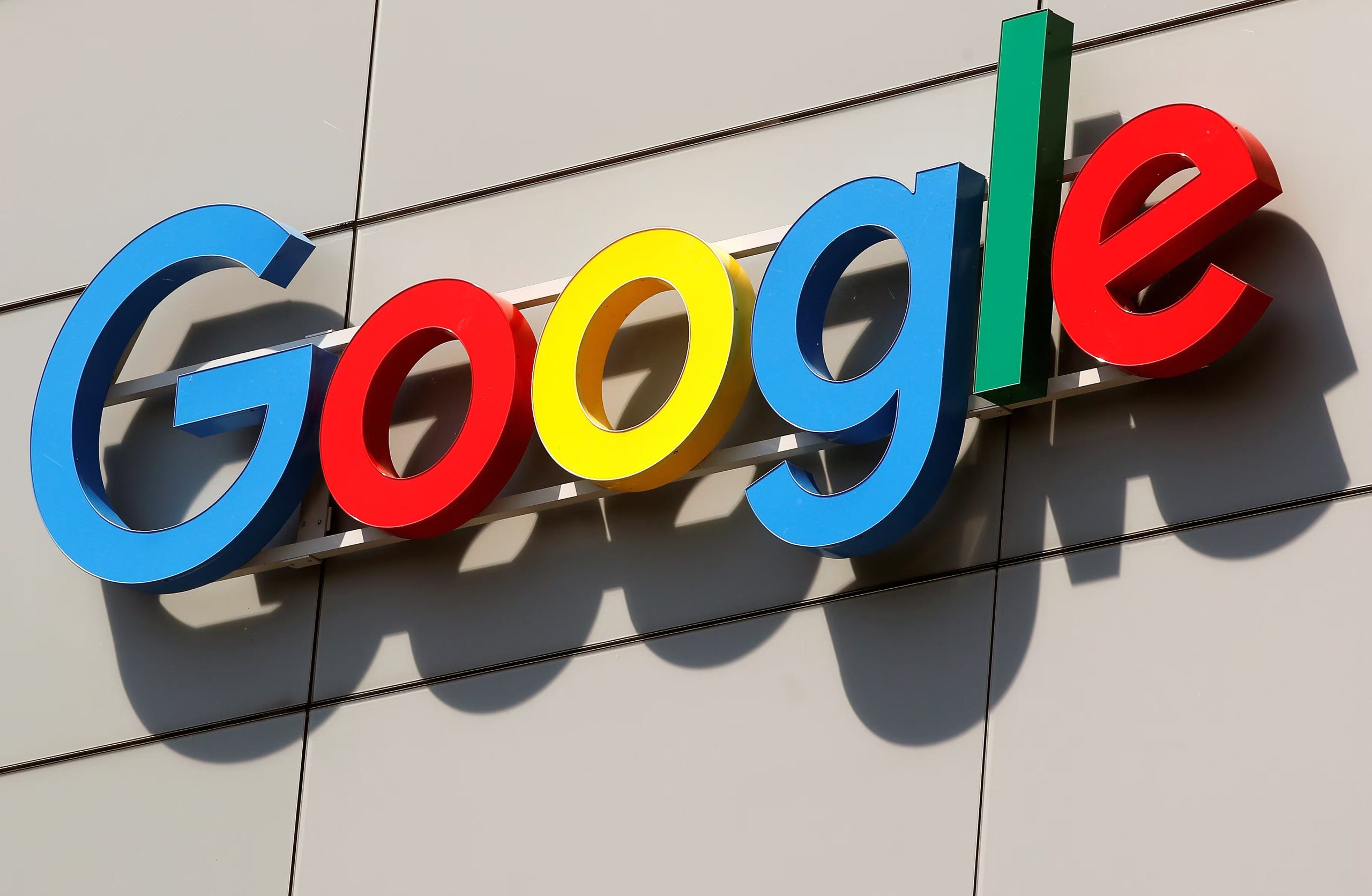 La tecnología de Google, SynthID, no es únicamente utilizada por la empresa, también la usan OpenAI, Nvidia, entre otros.. REUTERS/Arnd Wiegmann