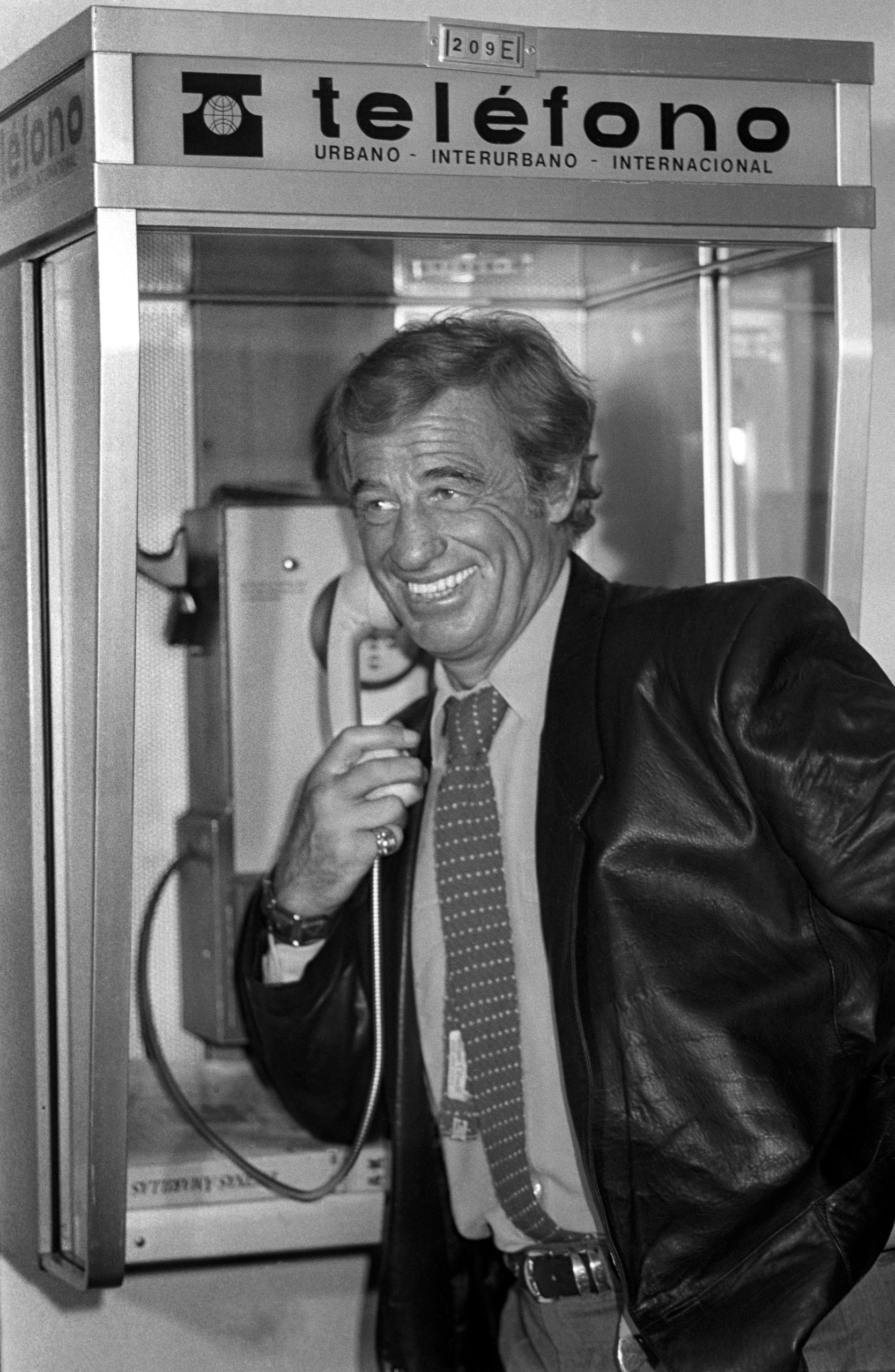 El actor nació en Neuilly-sur-Seine en 1933 y desarrolló una pasión por el boxeo antes de ingresar al Conservatorio Nacional Superior de Arte Dramático
