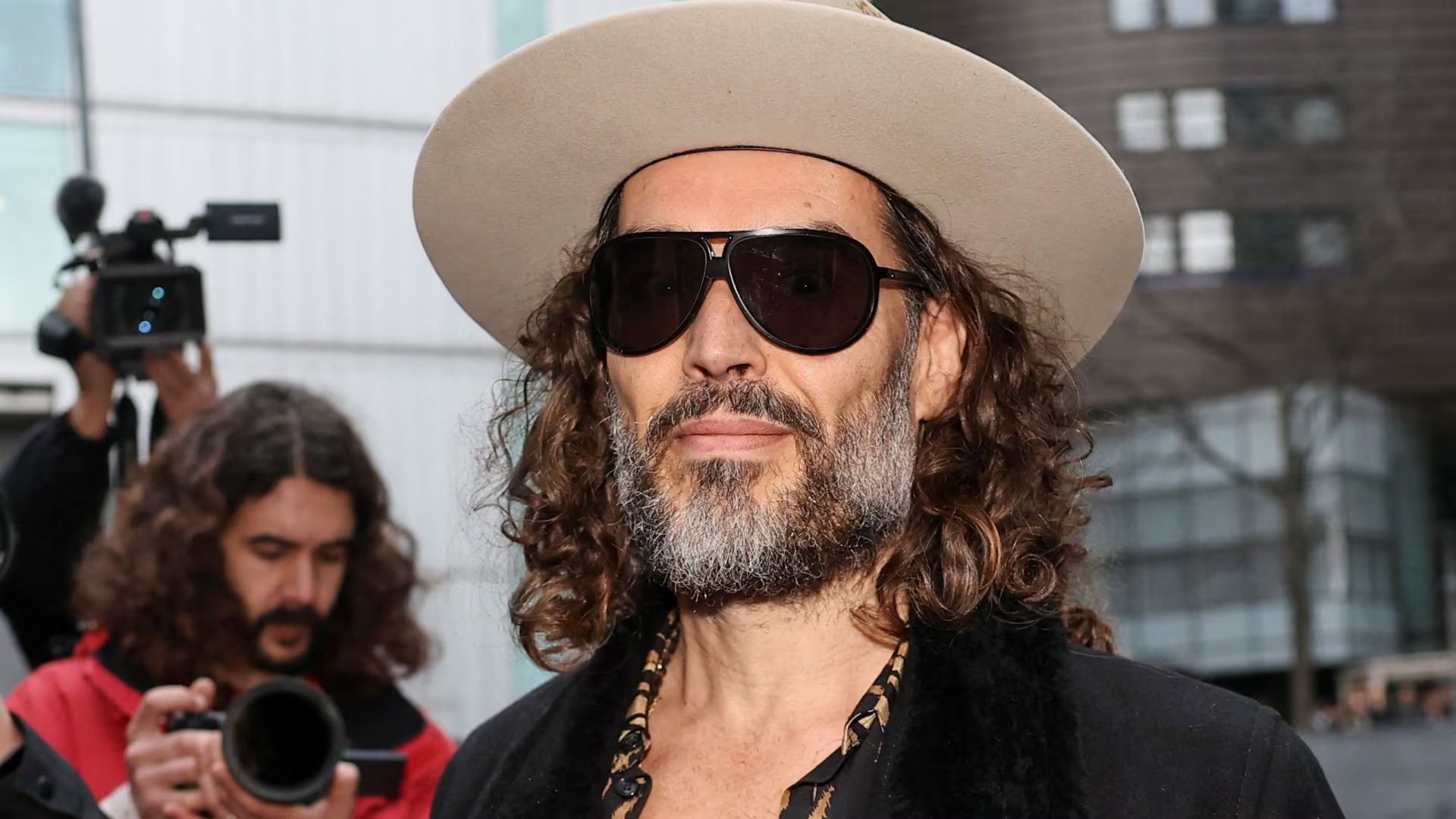 El abogado defensor cuestionó el testimonio del antiguo amigo del actor debido al tiempo transcurrido desde los hechos que relató.(REUTERS/Toby Melville)
