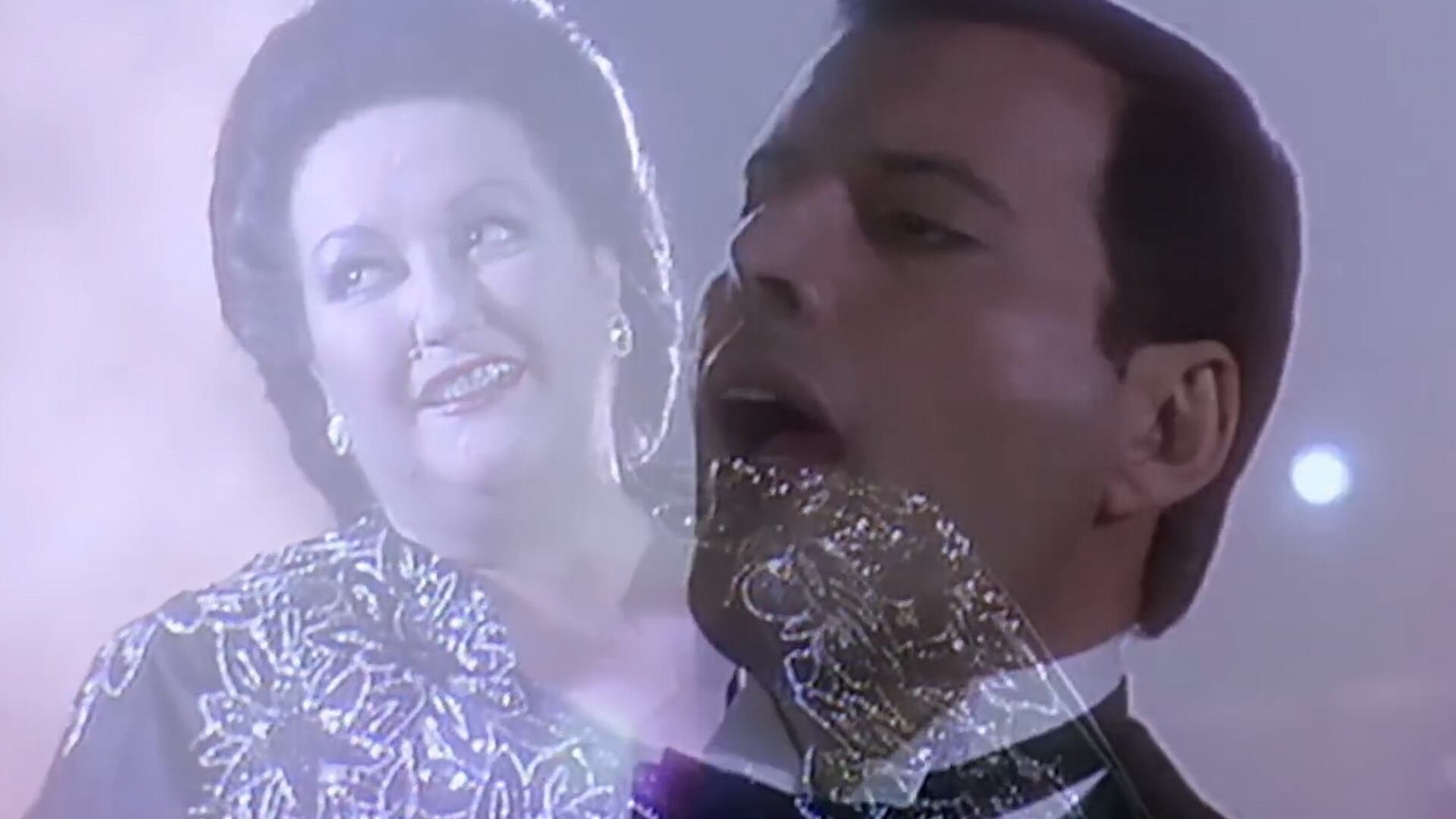 El primer encuentro personal entre ambos artistas ocurrió en el hotel Ritz de Barcelona, donde Freddy Mercury reveló su diagnóstico de sida a Montserrat Caballé