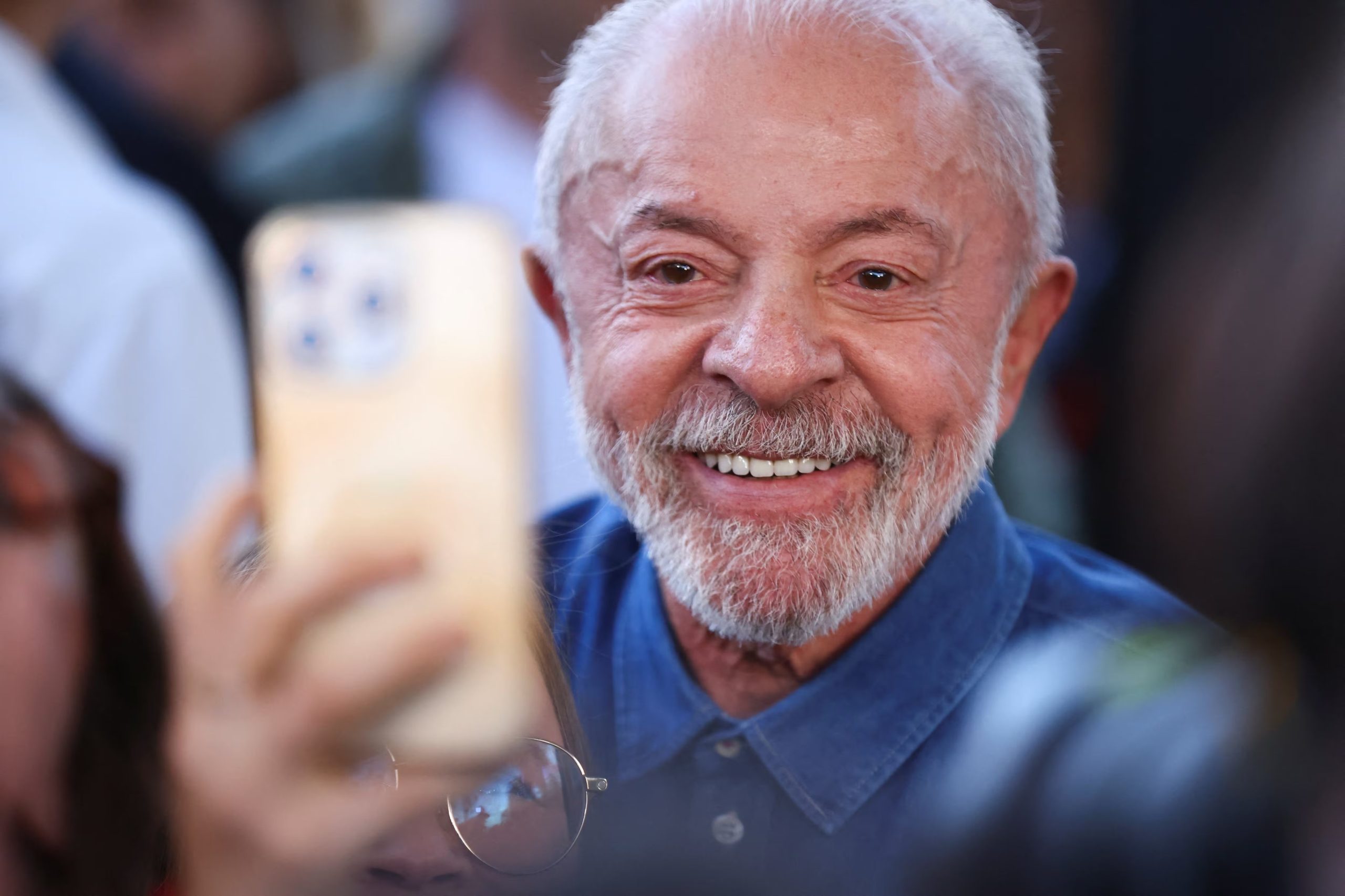“No voy a dejar de dar un beneficio que puedo dar porque hay elecciones”, afirmó Lula el lunes en una entrevista con la cadena televisiva SBT (REUTERS)