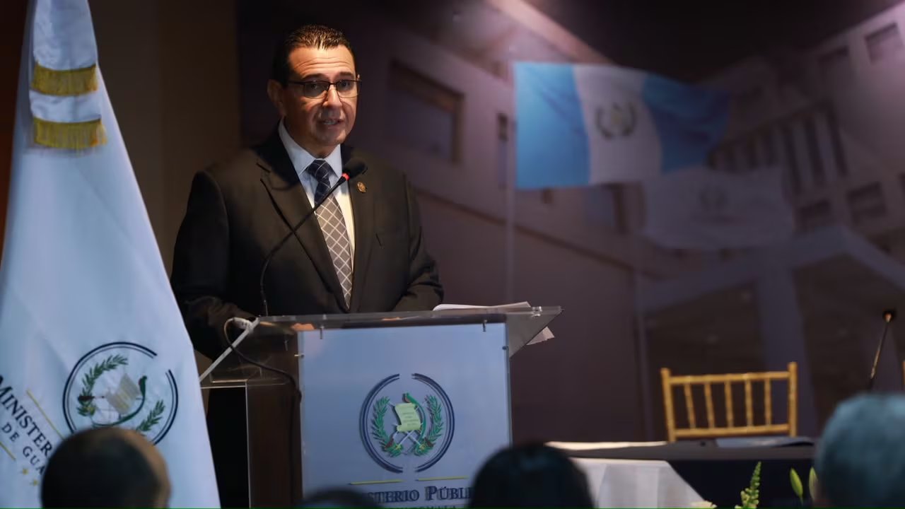 El fiscal general de Guatemala viajó a Texas para presenciar la sentencia contra Miranda-Orozco como muestra del compromiso binacional en el caso (Diario de Centroamérica)