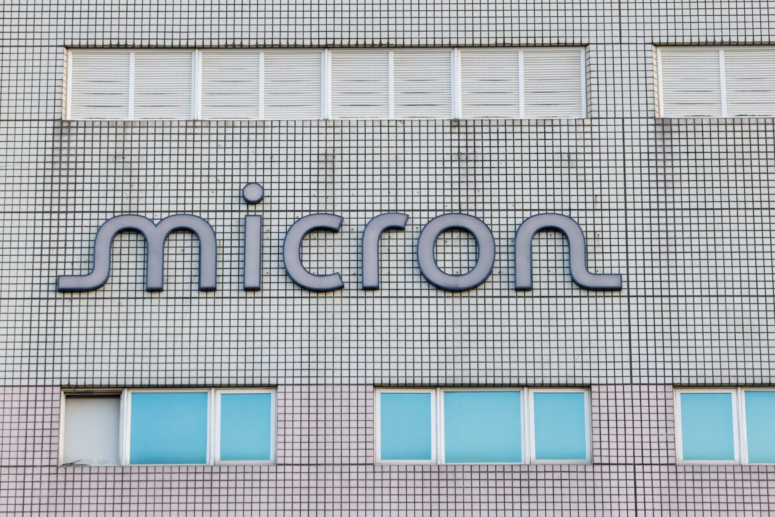 Micron prevee que no producirá memorias RAM para el público en general hasta fines de 2028. REUTERS/Ann Wang