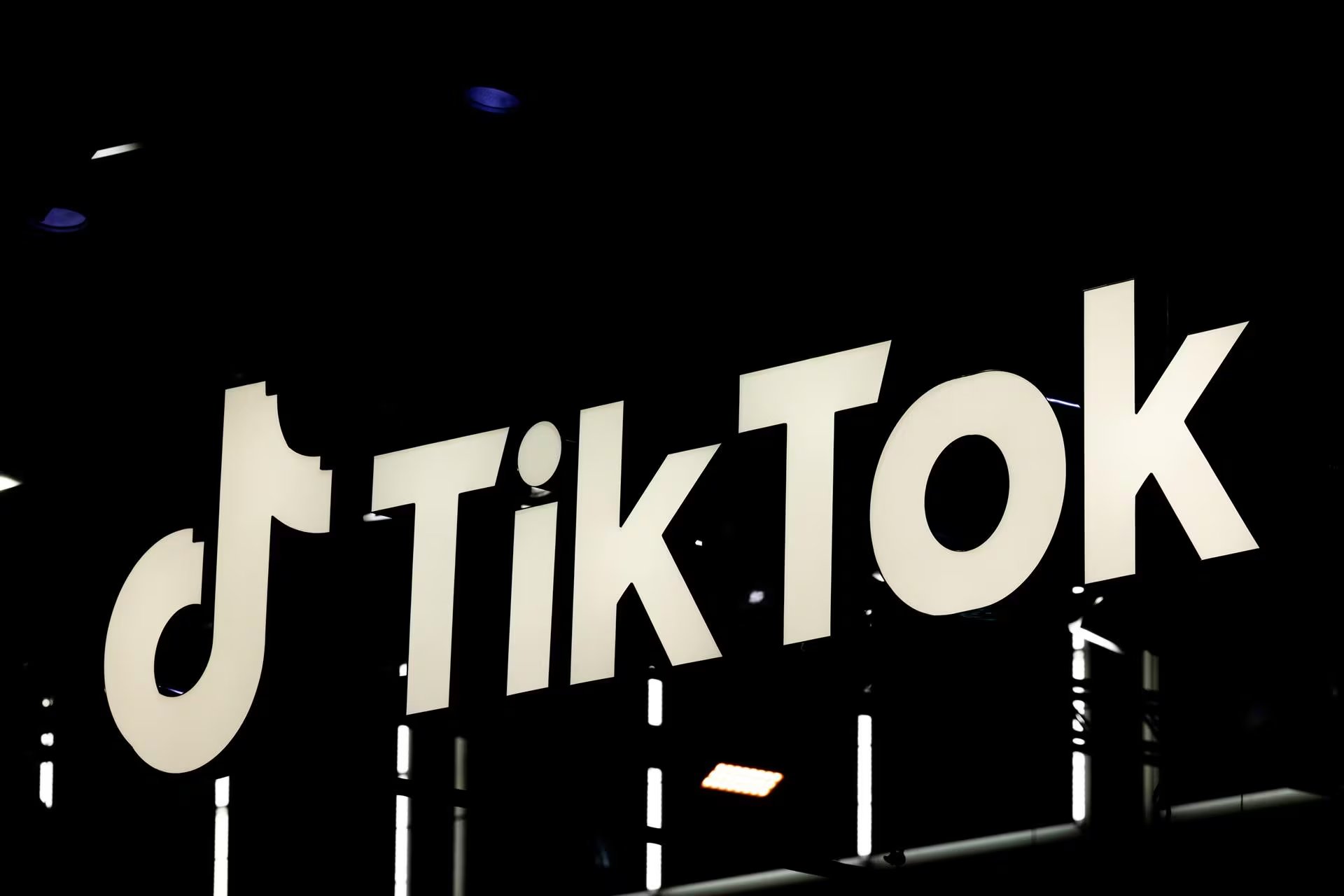 Documentos judiciales revelan que TikTok comparó usuarios con la versión real y falsa de la herramienta durante 2023. (Europa Press)
