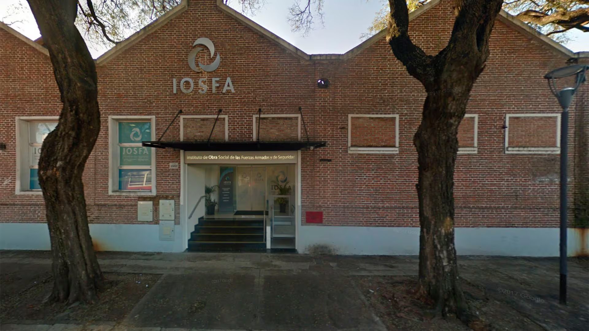 El frente de la Obra Social de las Fuerzas Armadas y de Seguridad (IOSFA)