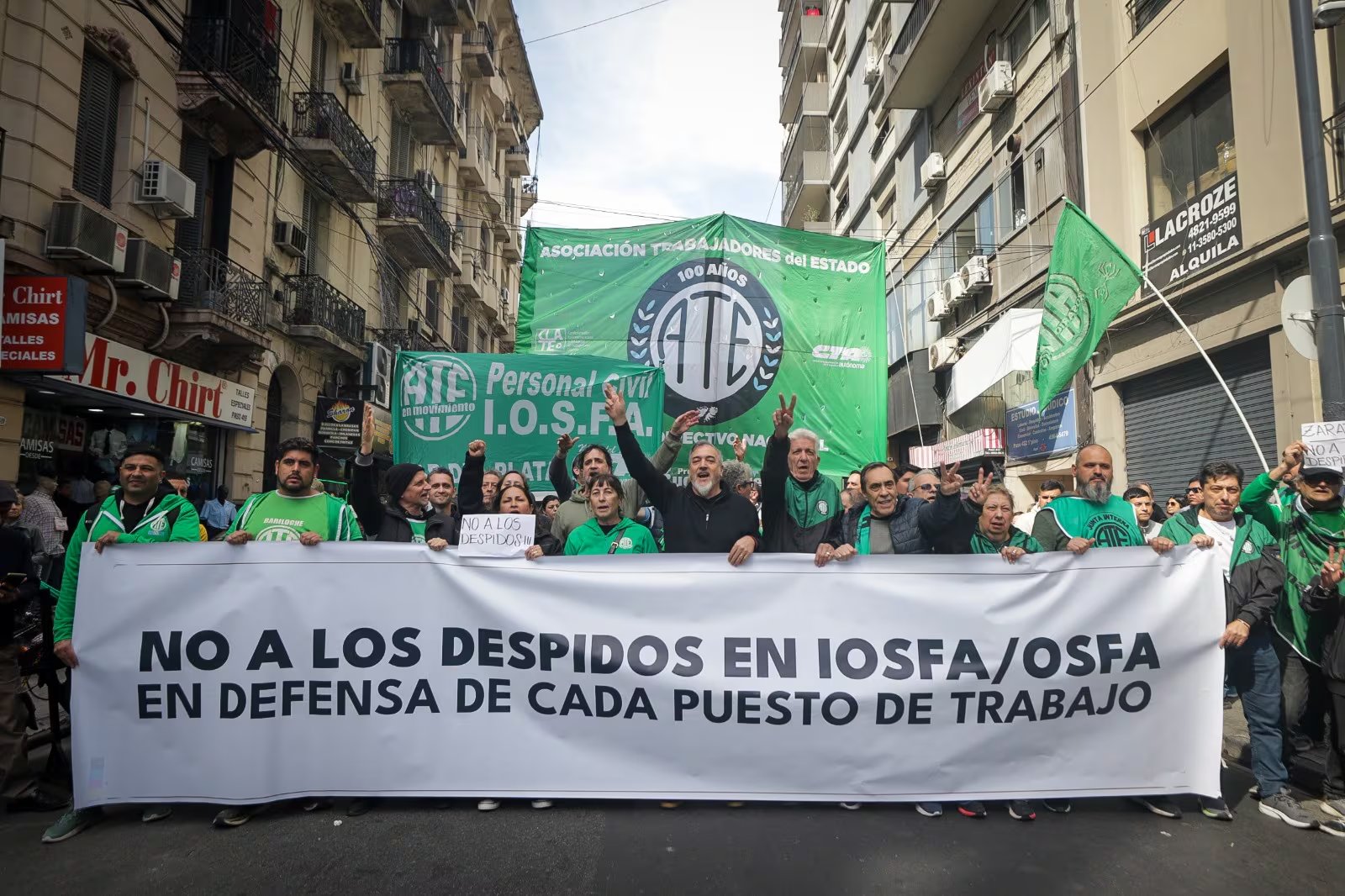 Protesta de ATE ante los despidos en IOSFA/OSFA