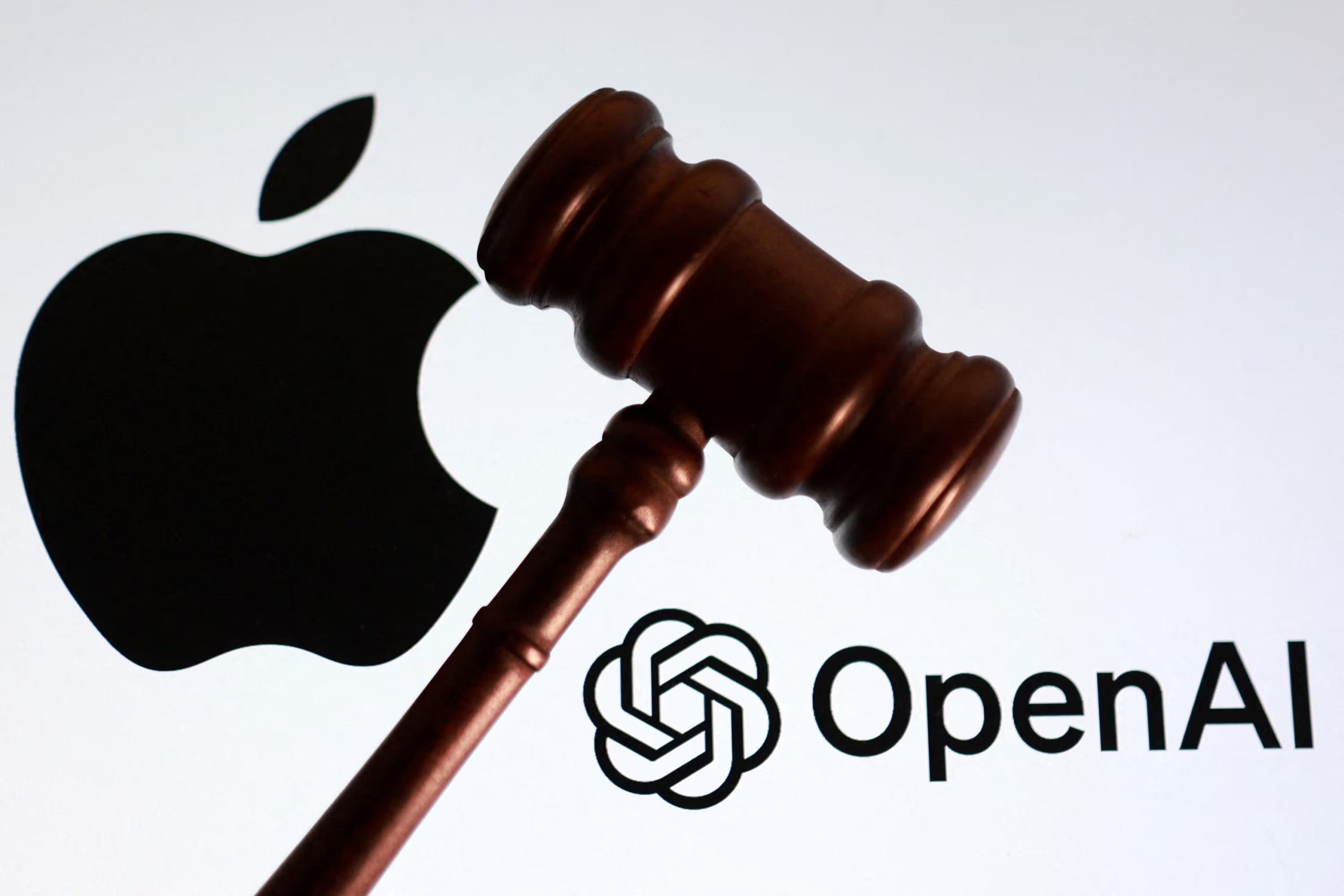 Actualmente OpenAI y Apple se encuentran en juicio. REUTERS/Dado Ruvic/Illustration