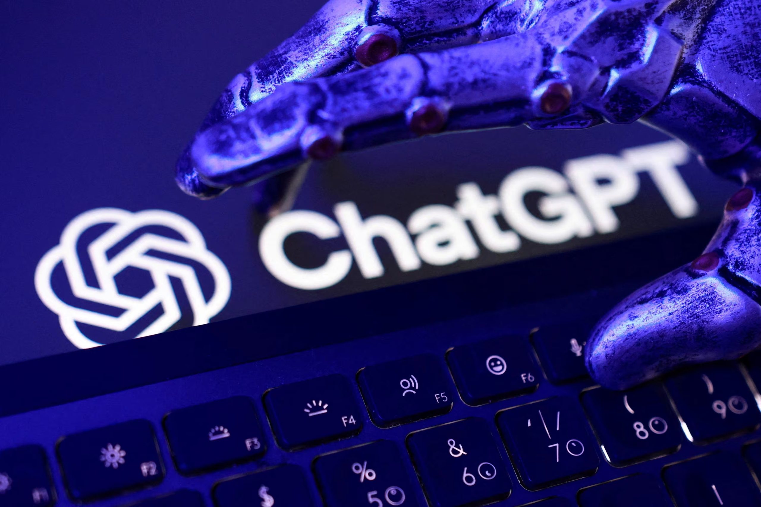 La aplicación de ChatGPT para Mac está dividida en varios componentes internos que se comunican entre sí verificando firmas digitales. 

REUTERS/Dado Ruvic 