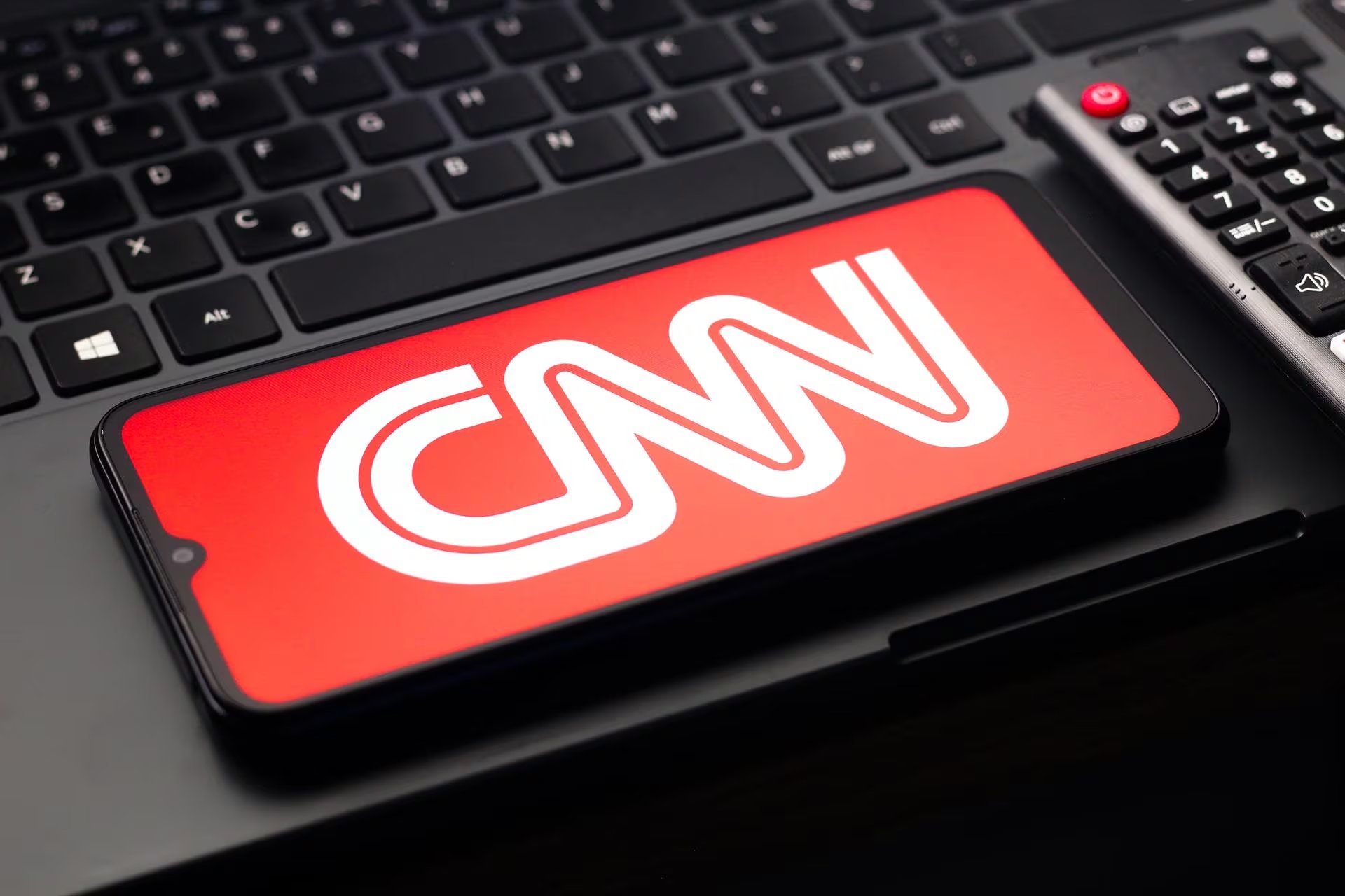 CNN continuará bajo la conducción de Mark Thompson, en una estructura que contempla además un consejo editorial independiente para proteger la autonomía periodística de la cadena (Archivo)