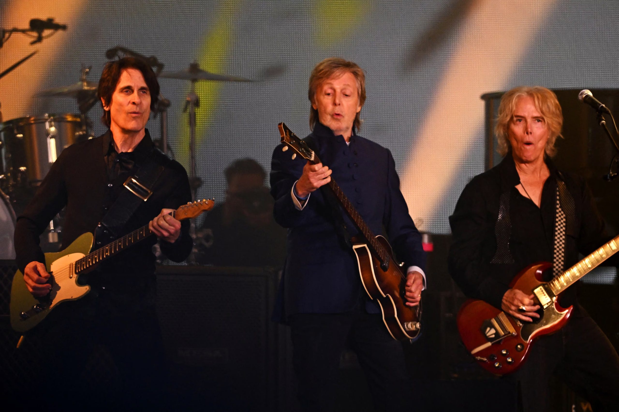 Paul McCartney confesó que la idea de iniciar una carrera solista le producía temor tras años en un grupo (REUTERS)