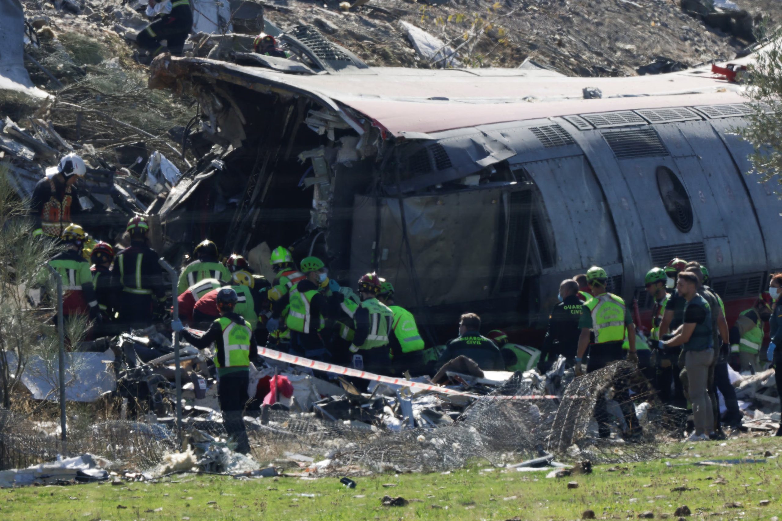 La colisión por alcance entre ambas formaciones ferroviarias ocurrió en la línea entre Madrid y Sevilla. (REUTERS/Violeta Santos Moura)
