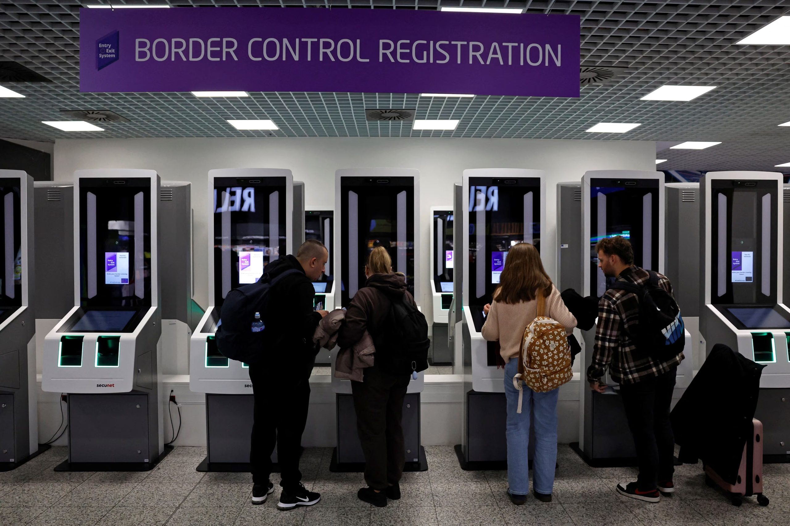Control de pasajeros en un aeropuerto. (Reuters/David W Cerny)