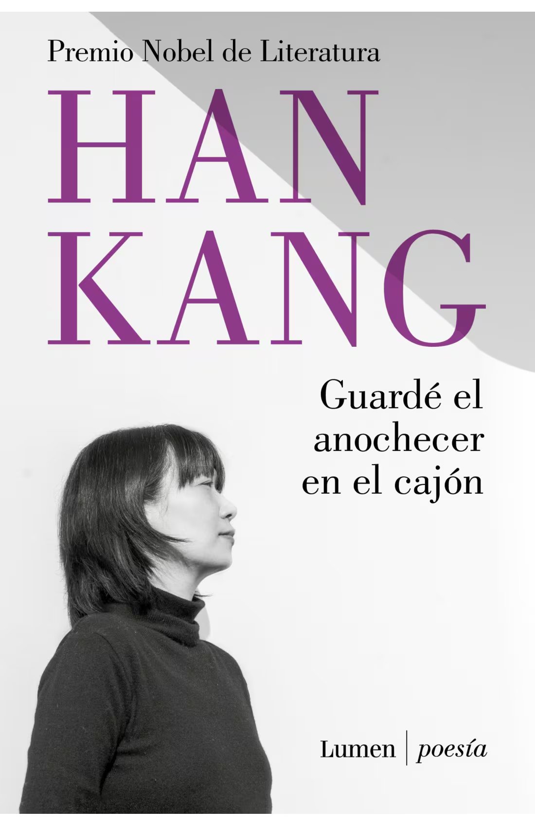 La escritora surcoreana Han Kang explora los traumas de la opresión histórica en el libro Guardé el anochecer en el cajón